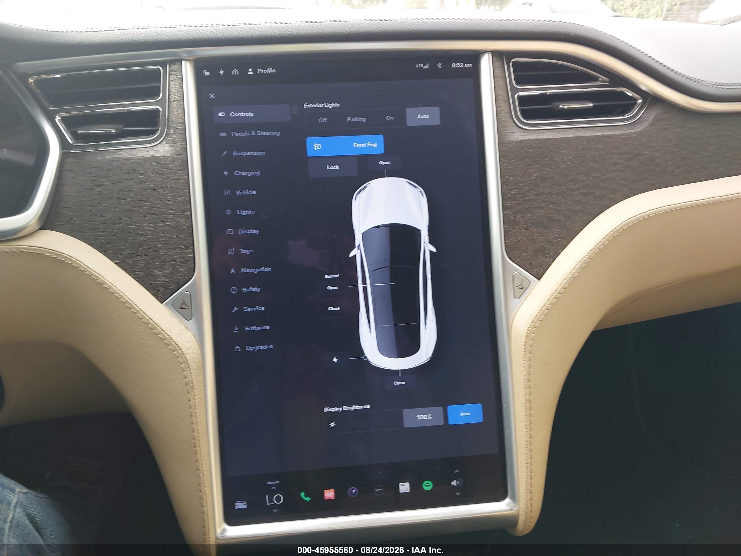 2013 Tesla Model S   White vin: 5YJSA1DG2DFP03576