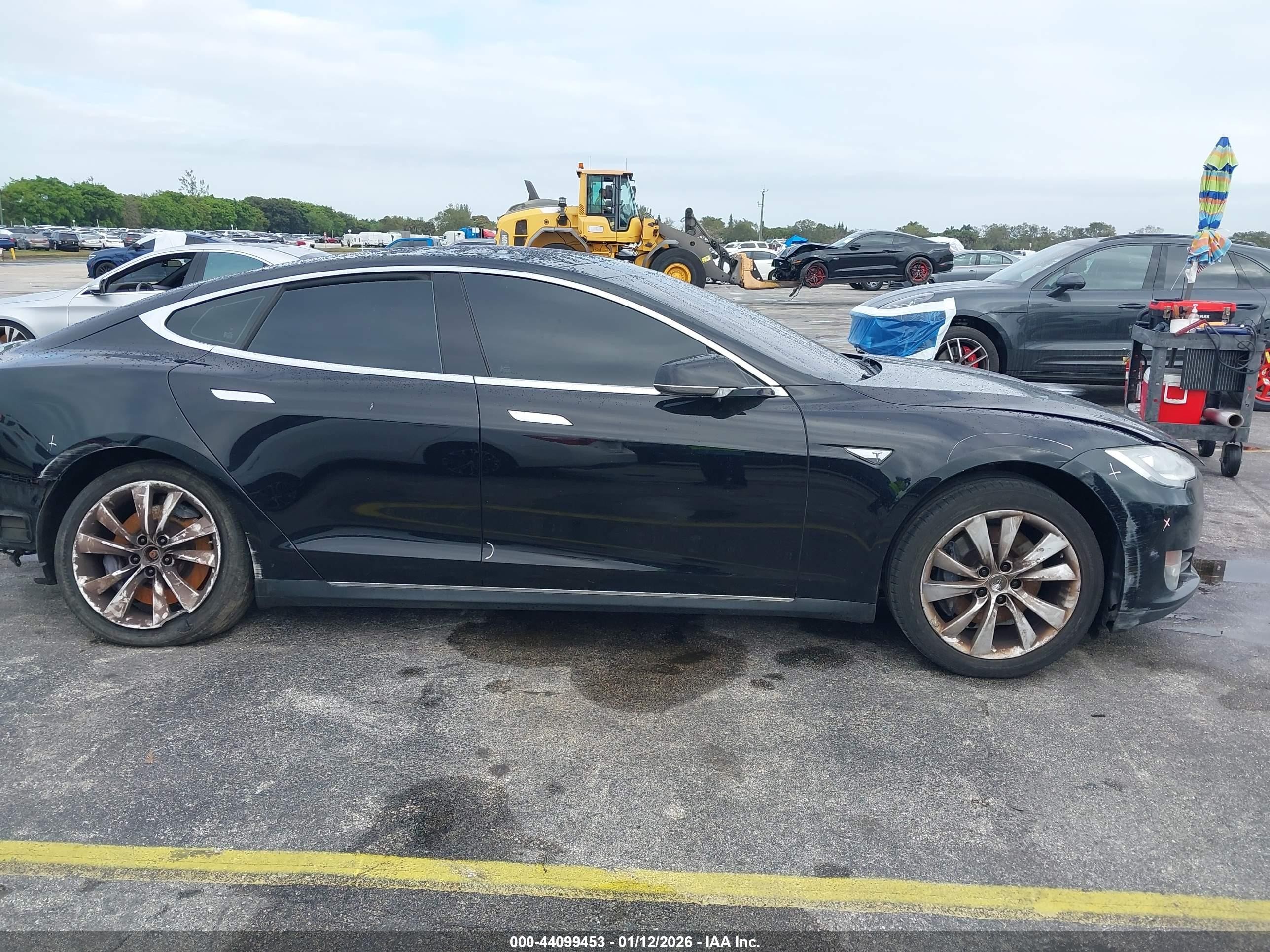 2013 Tesla Model S   Black vin: 5YJSA1DN0DFP12081