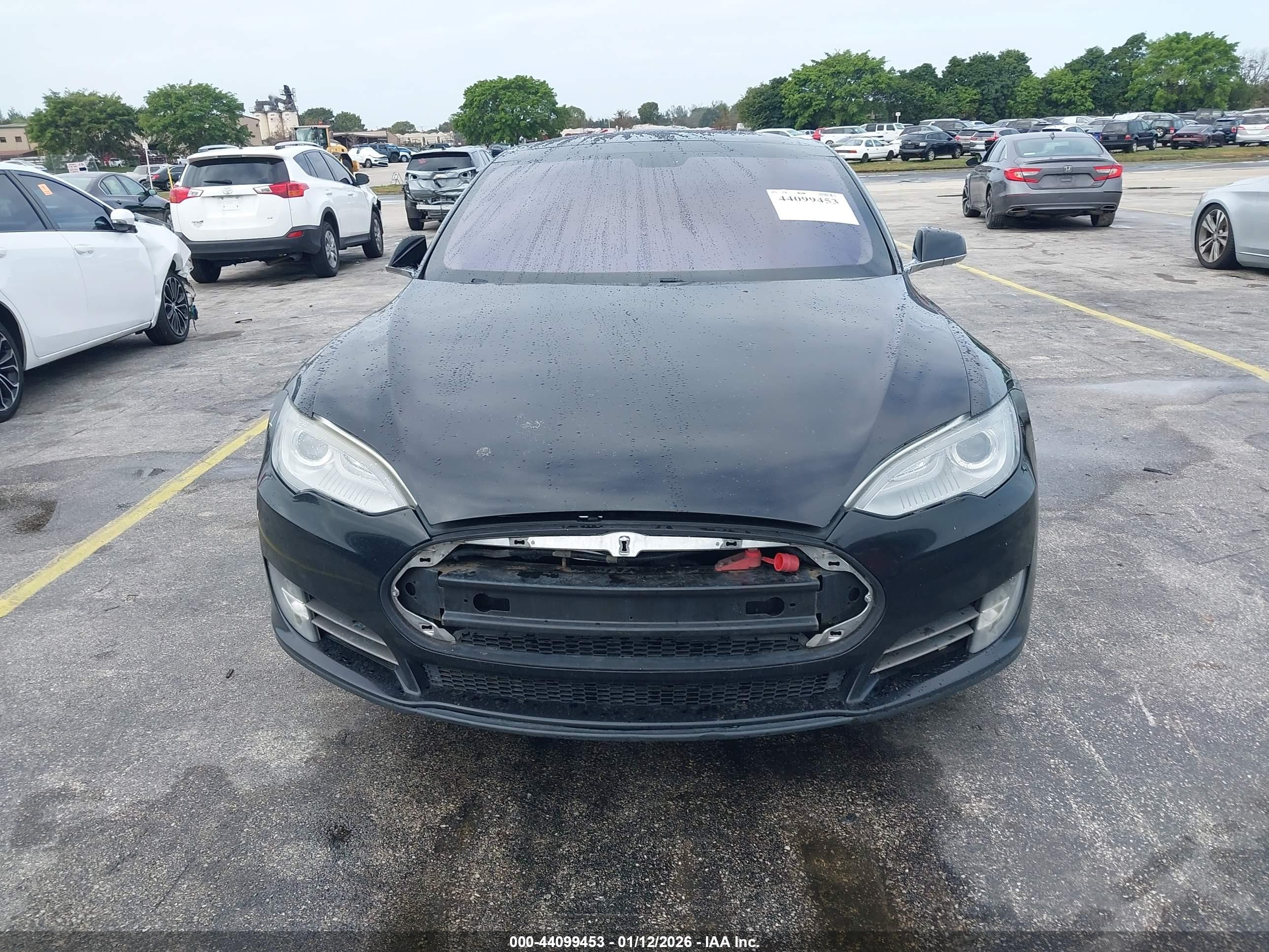 2013 Tesla Model S   Black vin: 5YJSA1DN0DFP12081