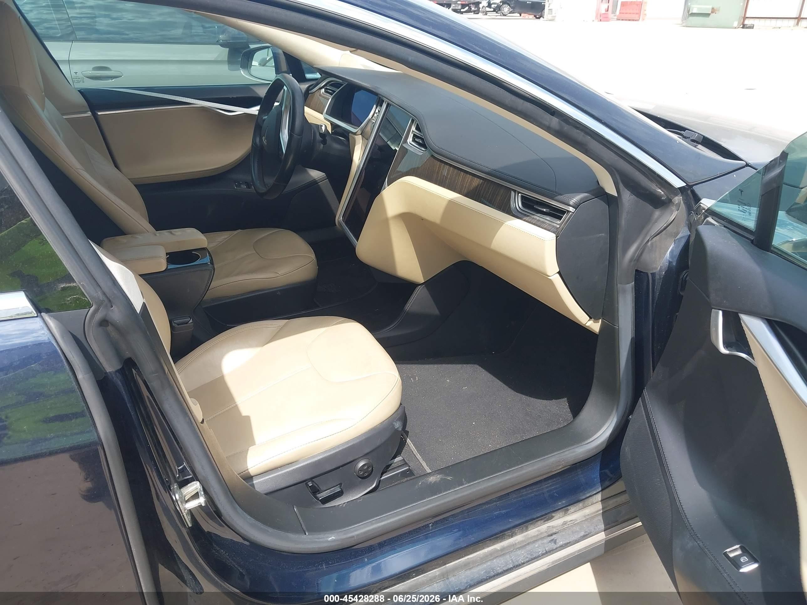 2013 Tesla Model S   Blue vin: 5YJSA1DN4DFP19986