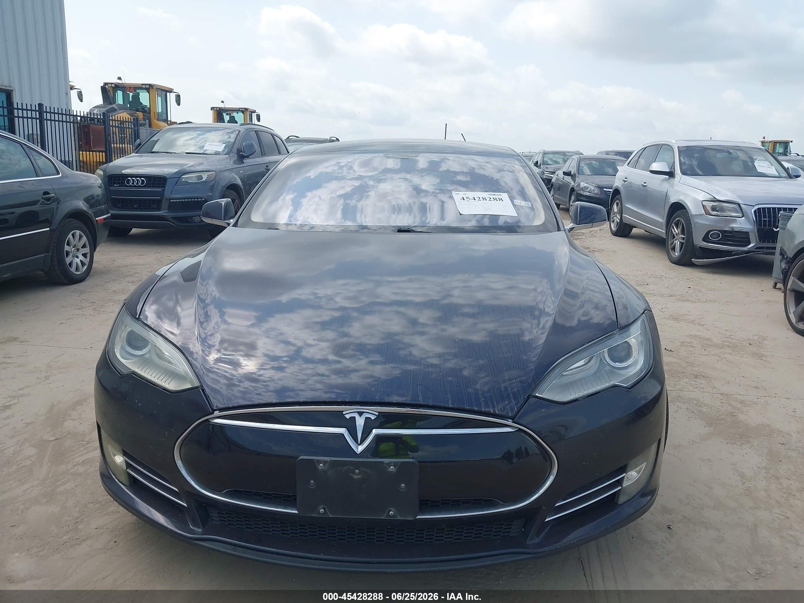 2013 Tesla Model S   Blue vin: 5YJSA1DN4DFP19986
