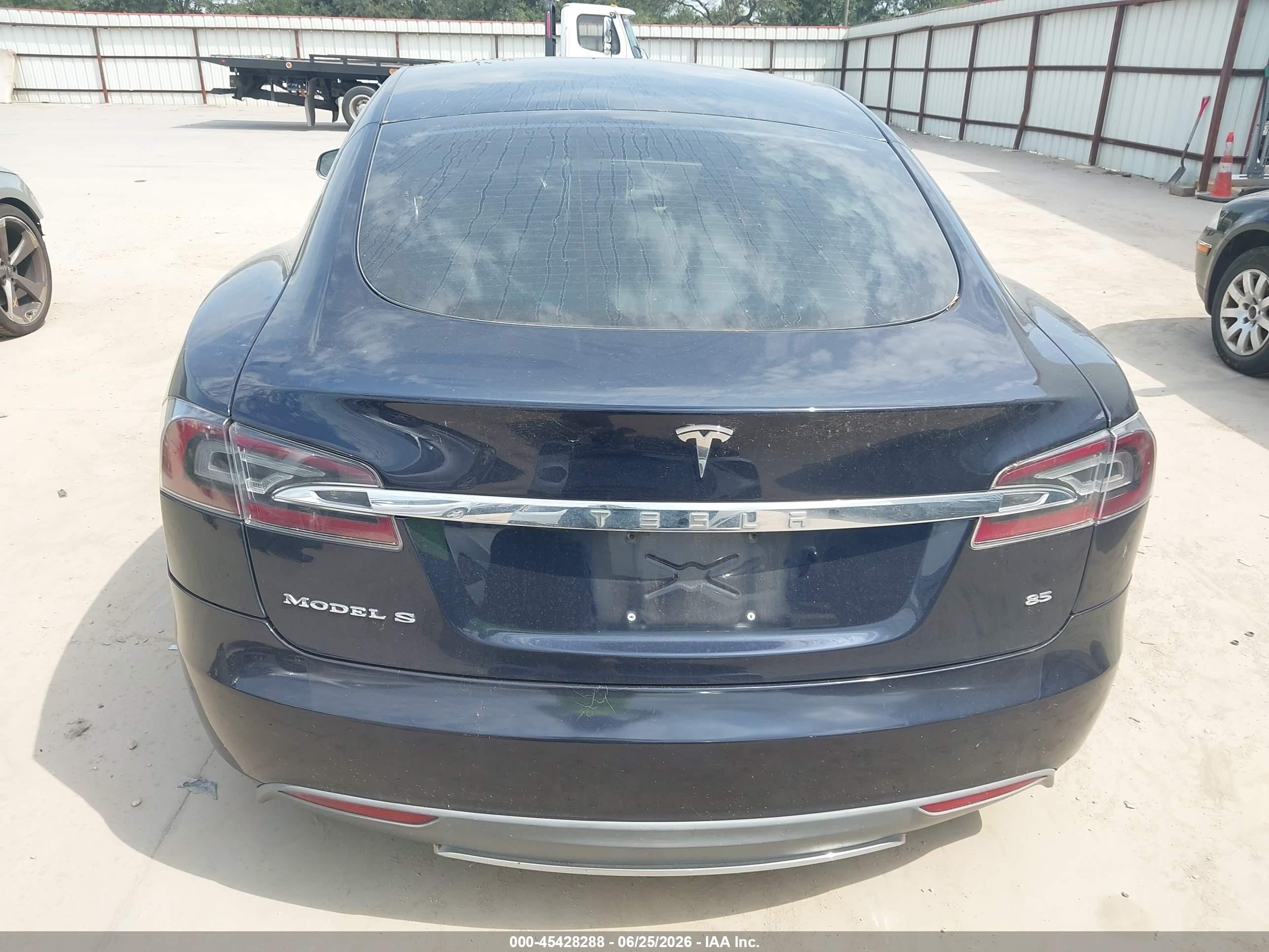 2013 Tesla Model S   Blue vin: 5YJSA1DN4DFP19986