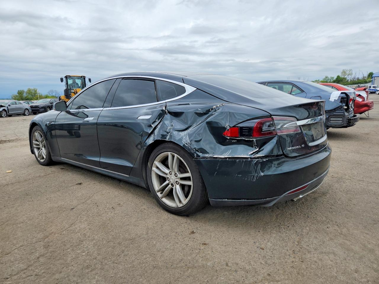 2013 Tesla Model S Green vin: 5YJSA1DN5DFP06115