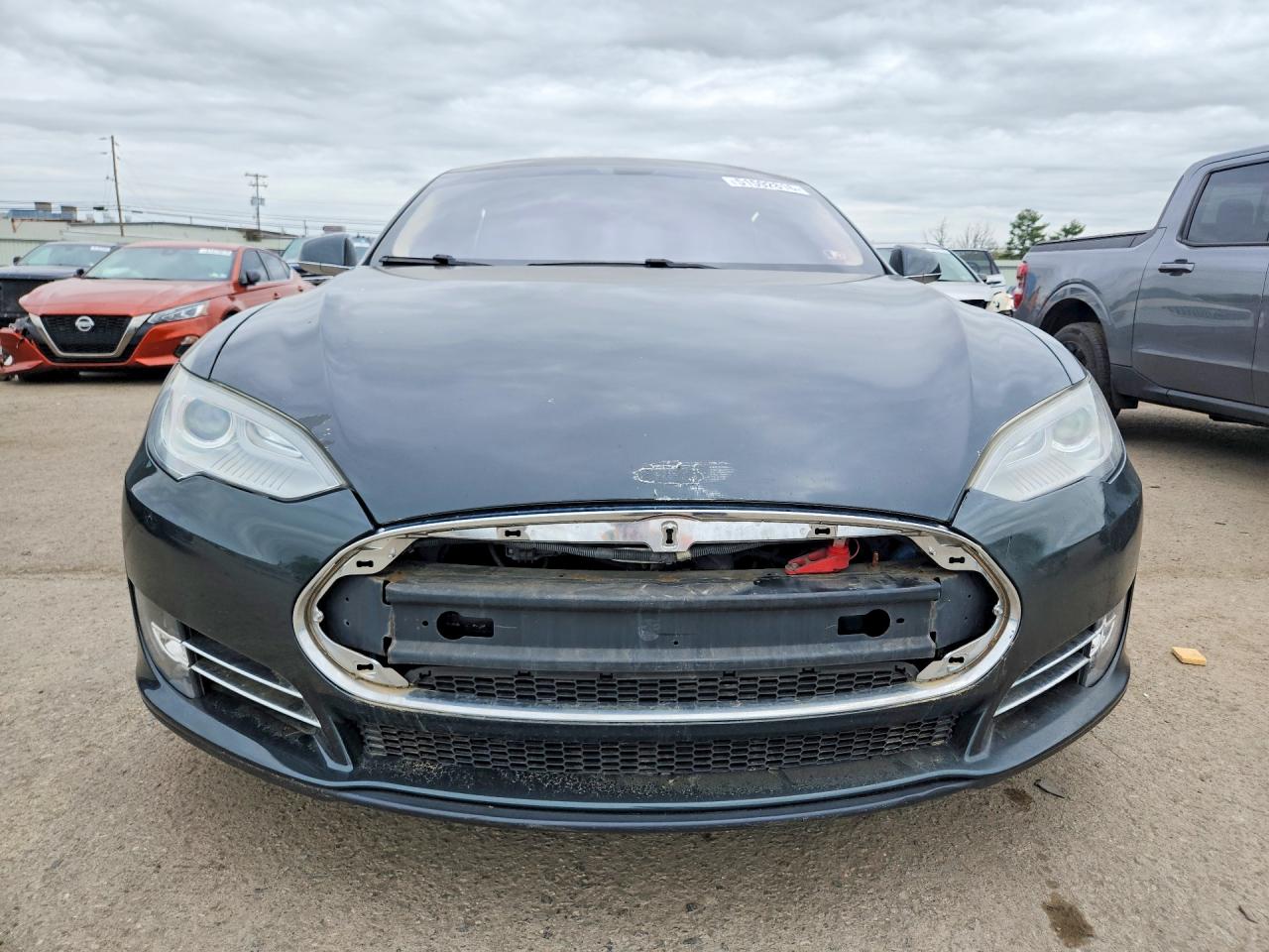 2013 Tesla Model S Green vin: 5YJSA1DN5DFP06115
