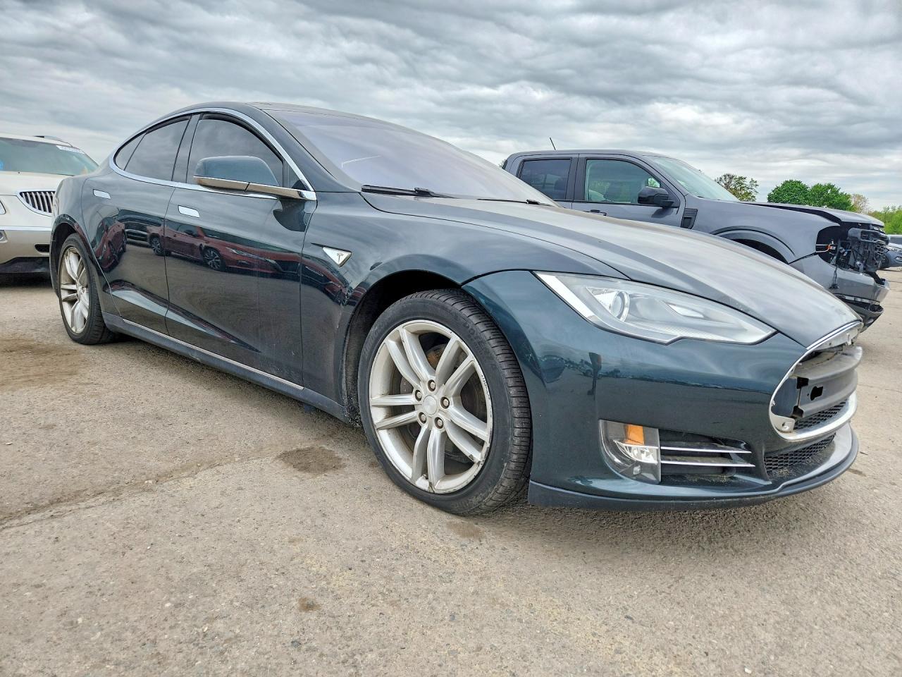 2013 Tesla Model S Green vin: 5YJSA1DN5DFP06115