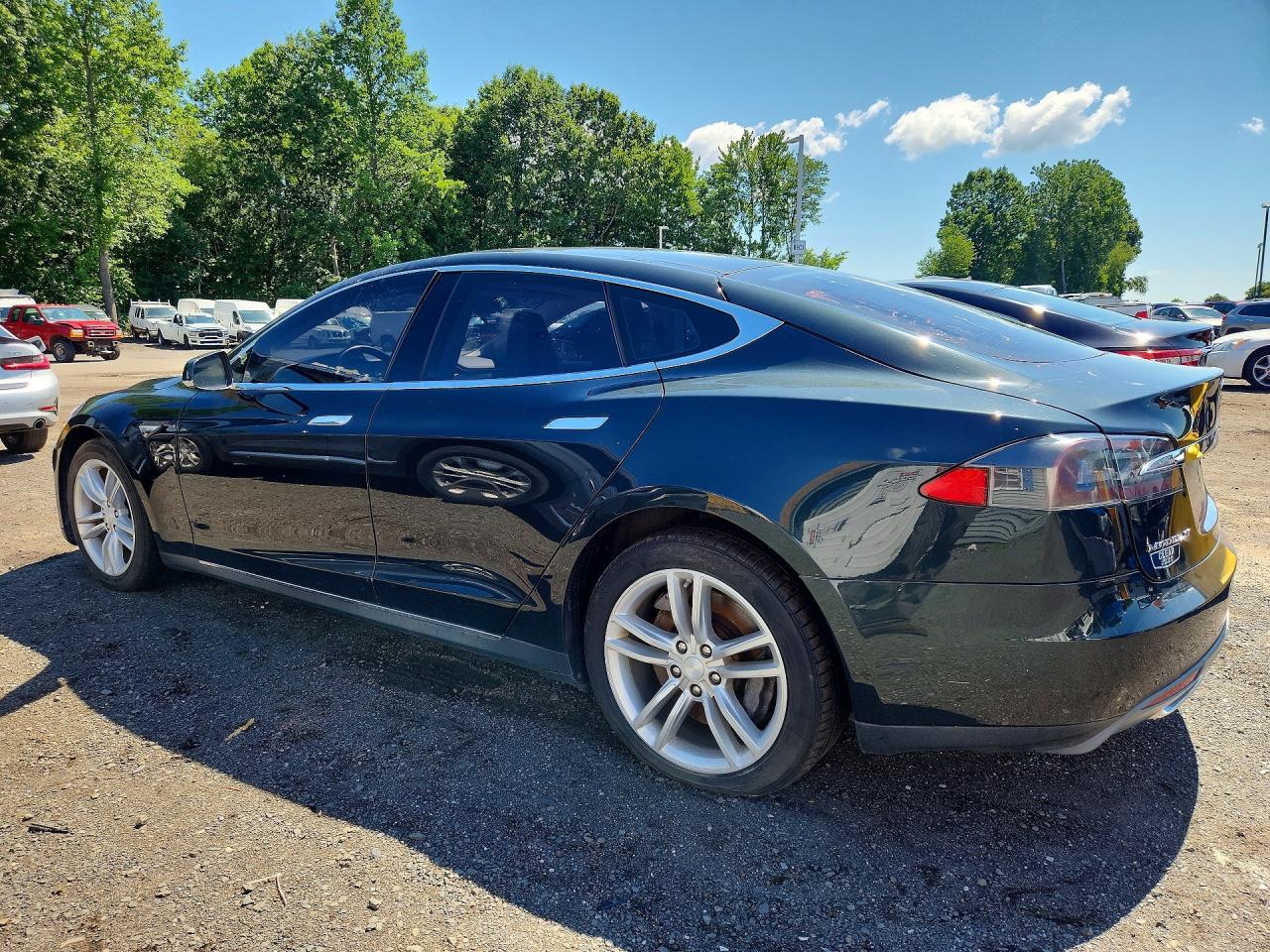 2013 Tesla Model S Green vin: 5YJSA1DN5DFP09094