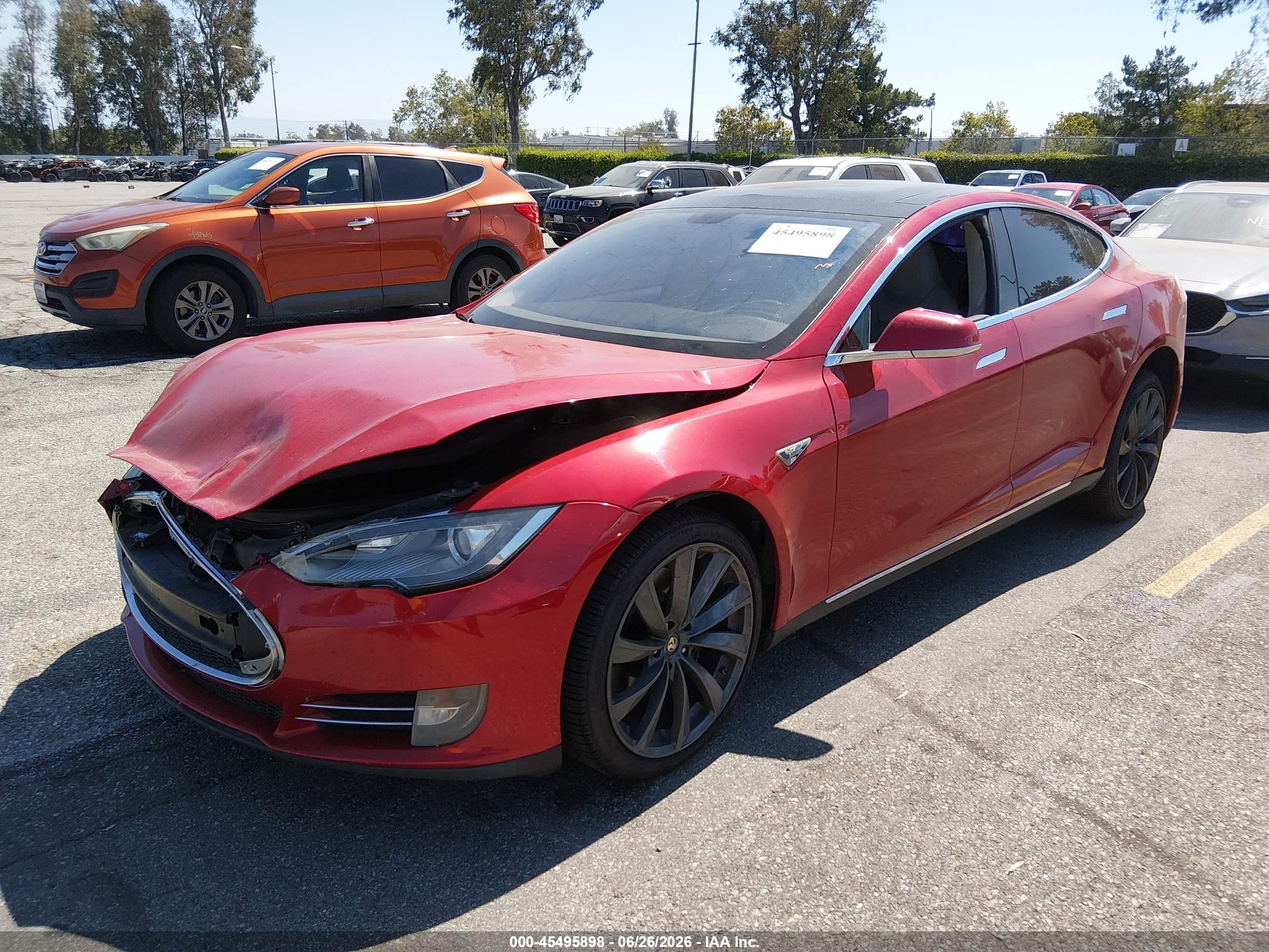 2013 Tesla Model S Red vin: 5YJSA1DN7DFP09310