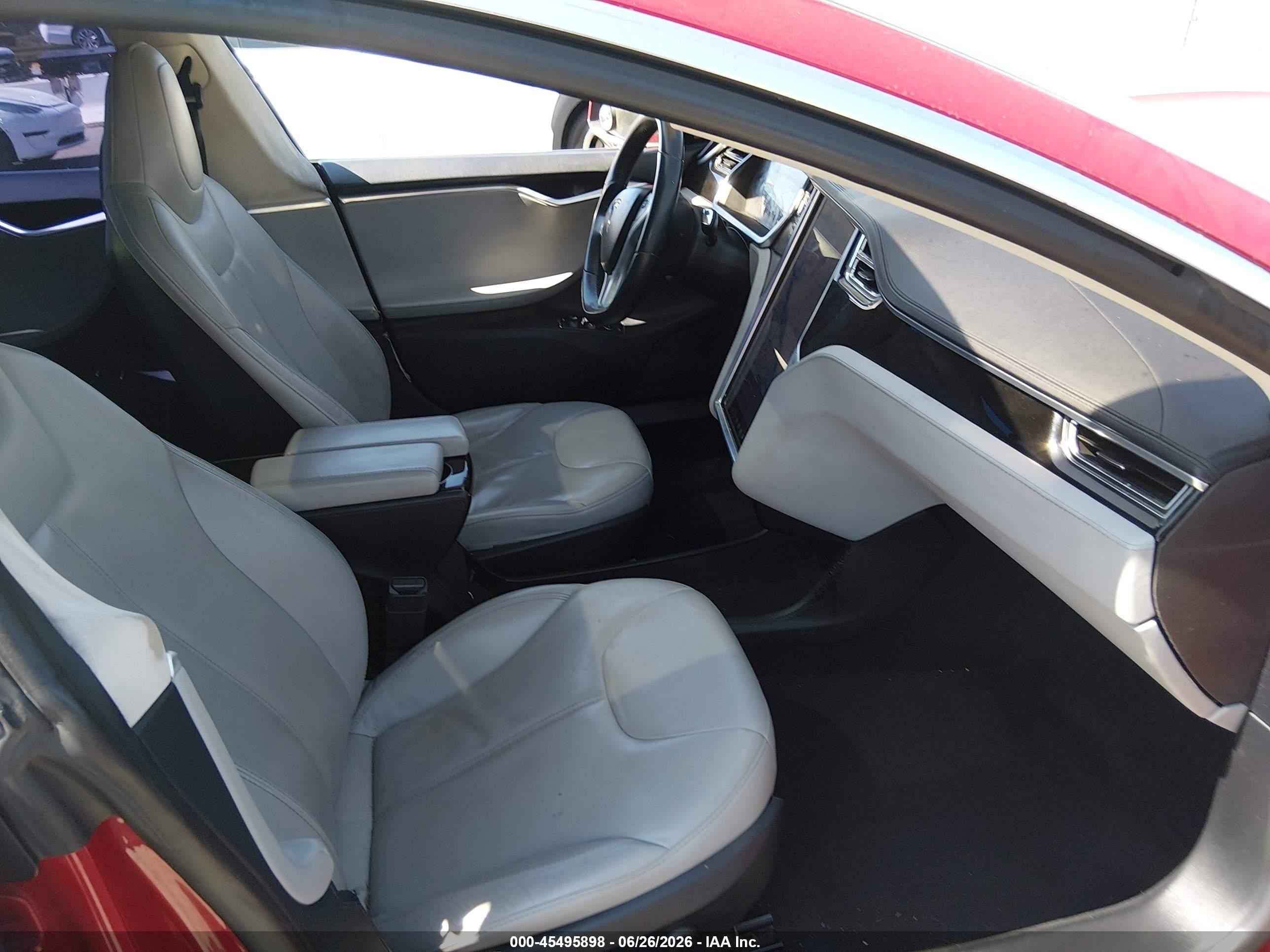 2013 Tesla Model S Red vin: 5YJSA1DN7DFP09310