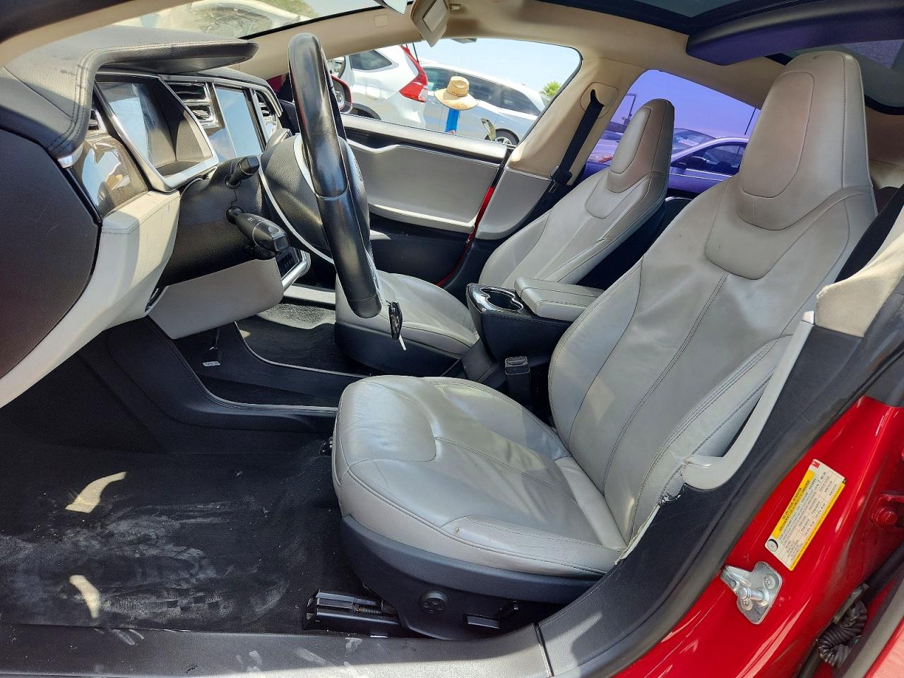 2013 Tesla Model S Red vin: 5YJSA1DN7DFP09310