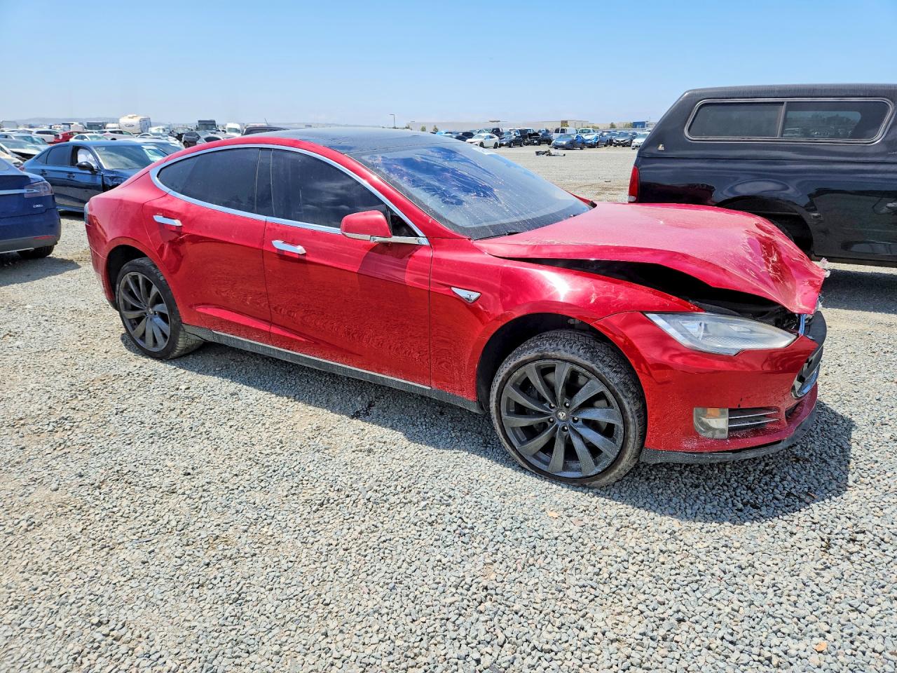 2013 Tesla Model S Red vin: 5YJSA1DN7DFP09310