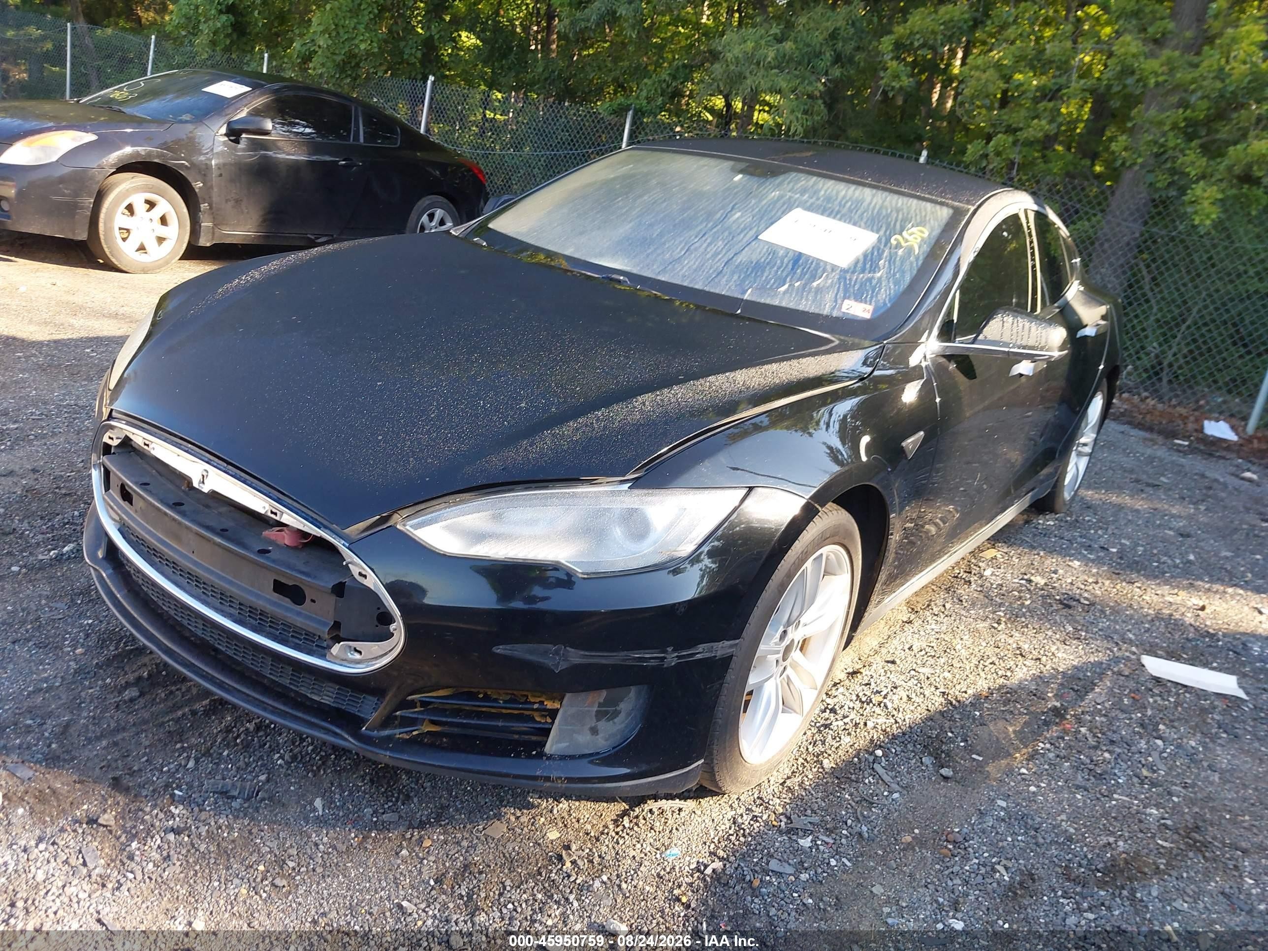 2013 Tesla Model S   Black vin: 5YJSA1DN9DFP15402