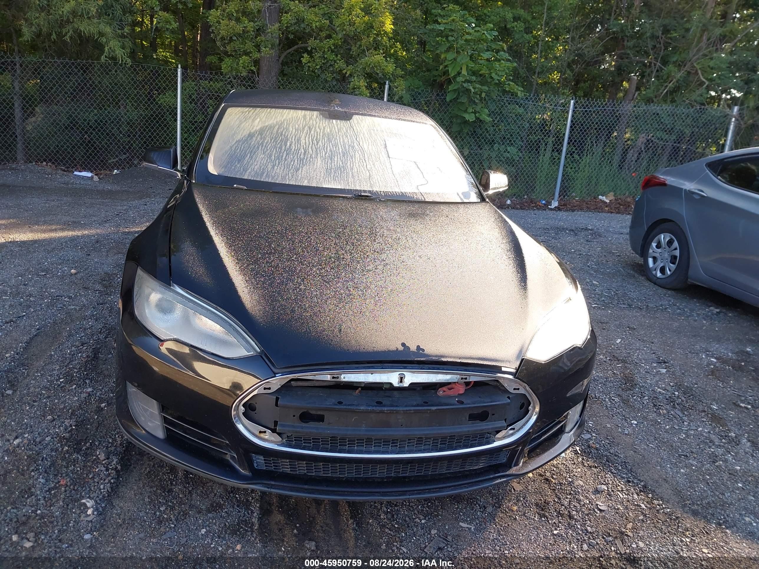 2013 Tesla Model S   Black vin: 5YJSA1DN9DFP15402