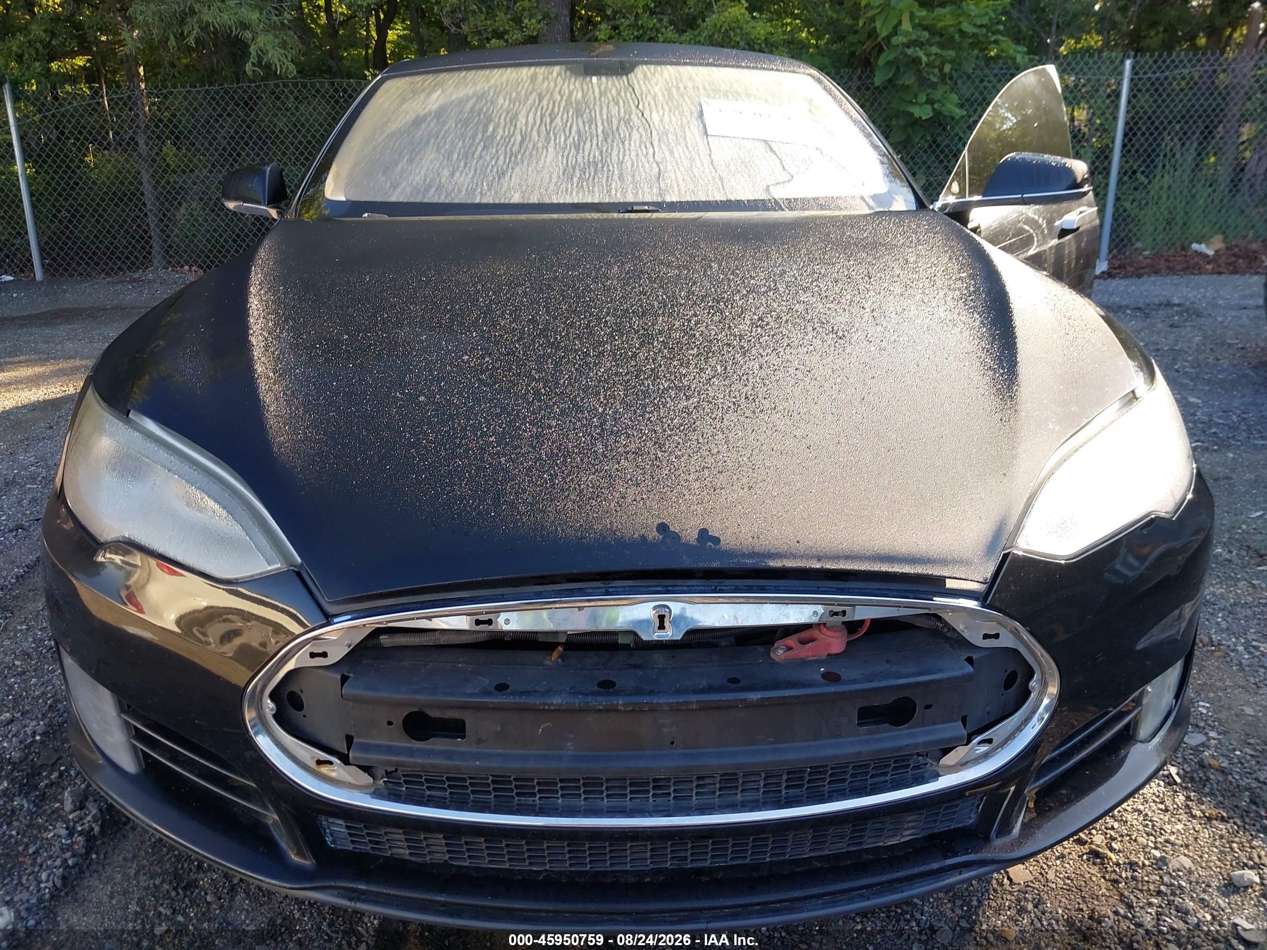 2013 Tesla Model S   Black vin: 5YJSA1DN9DFP15402