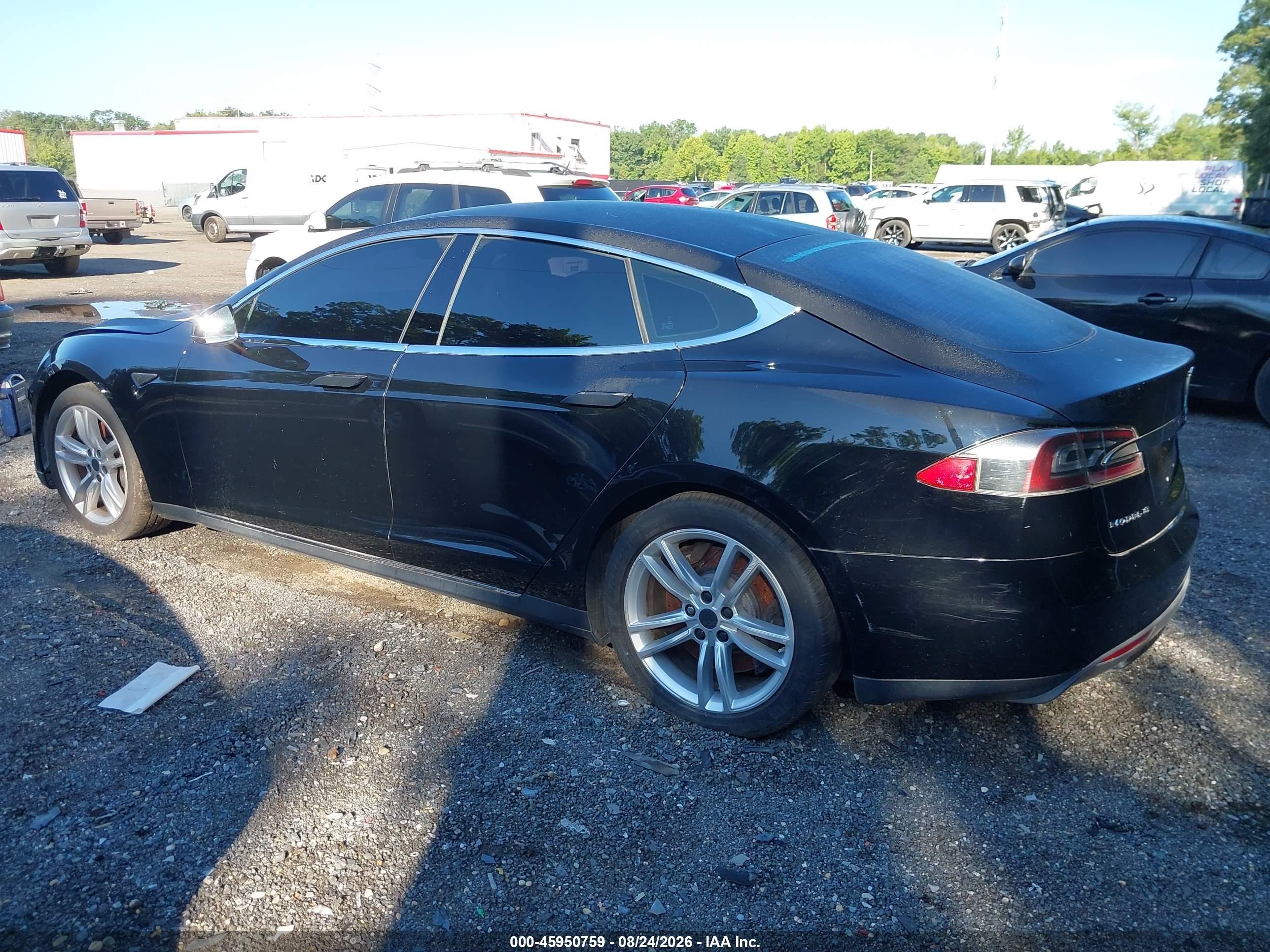 2013 Tesla Model S   Black vin: 5YJSA1DN9DFP15402