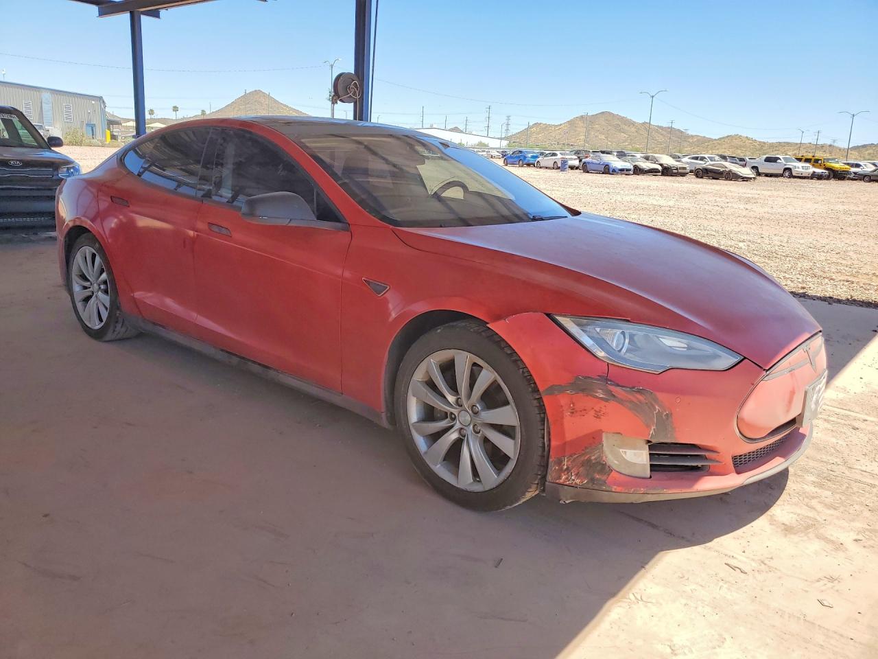 2013 Tesla Model S Red vin: 5YJSA1DN9DFP18915