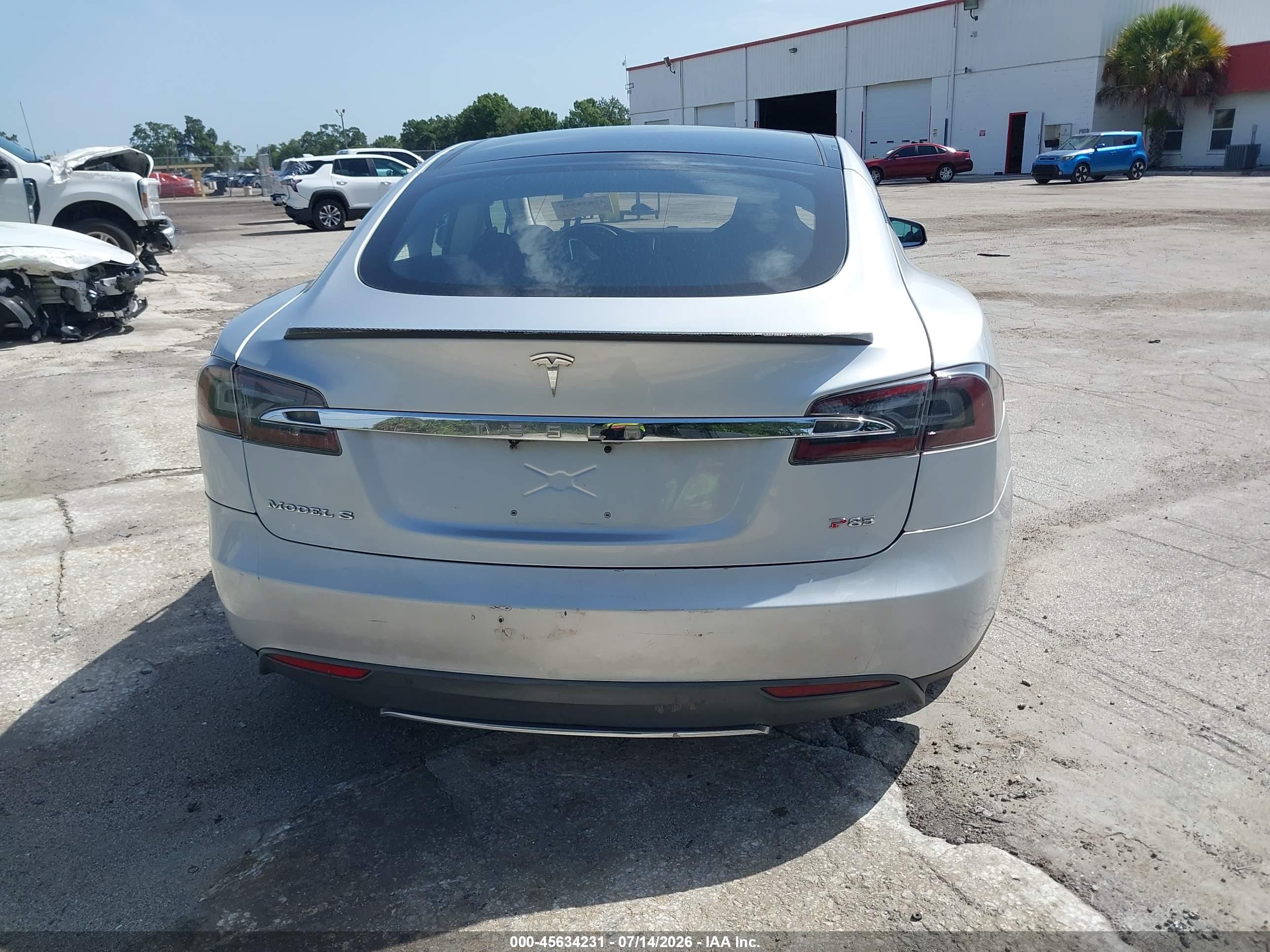 2013 Tesla Model S Performance Silver vin: 5YJSA1DP0DFP06721
