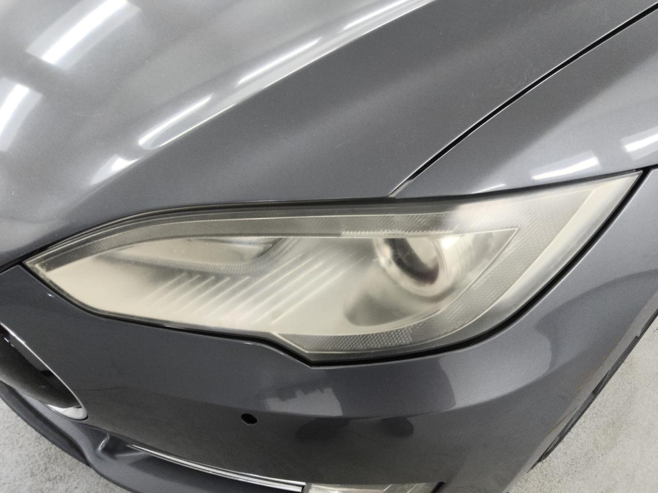 2013 Tesla Model S Gray vin: 5YJSA1DP0DFP16312 Damage: Left Head Lamp, Faded, Repair Required