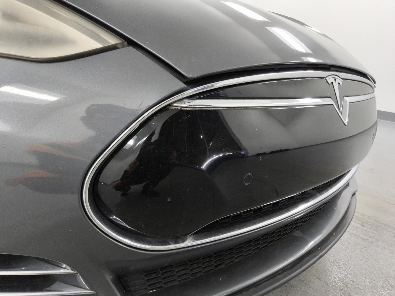 2013 Tesla Model S Gray vin: 5YJSA1DP0DFP16312 Damage: Grille, Heavy Scratch, 1 To 2 Inches