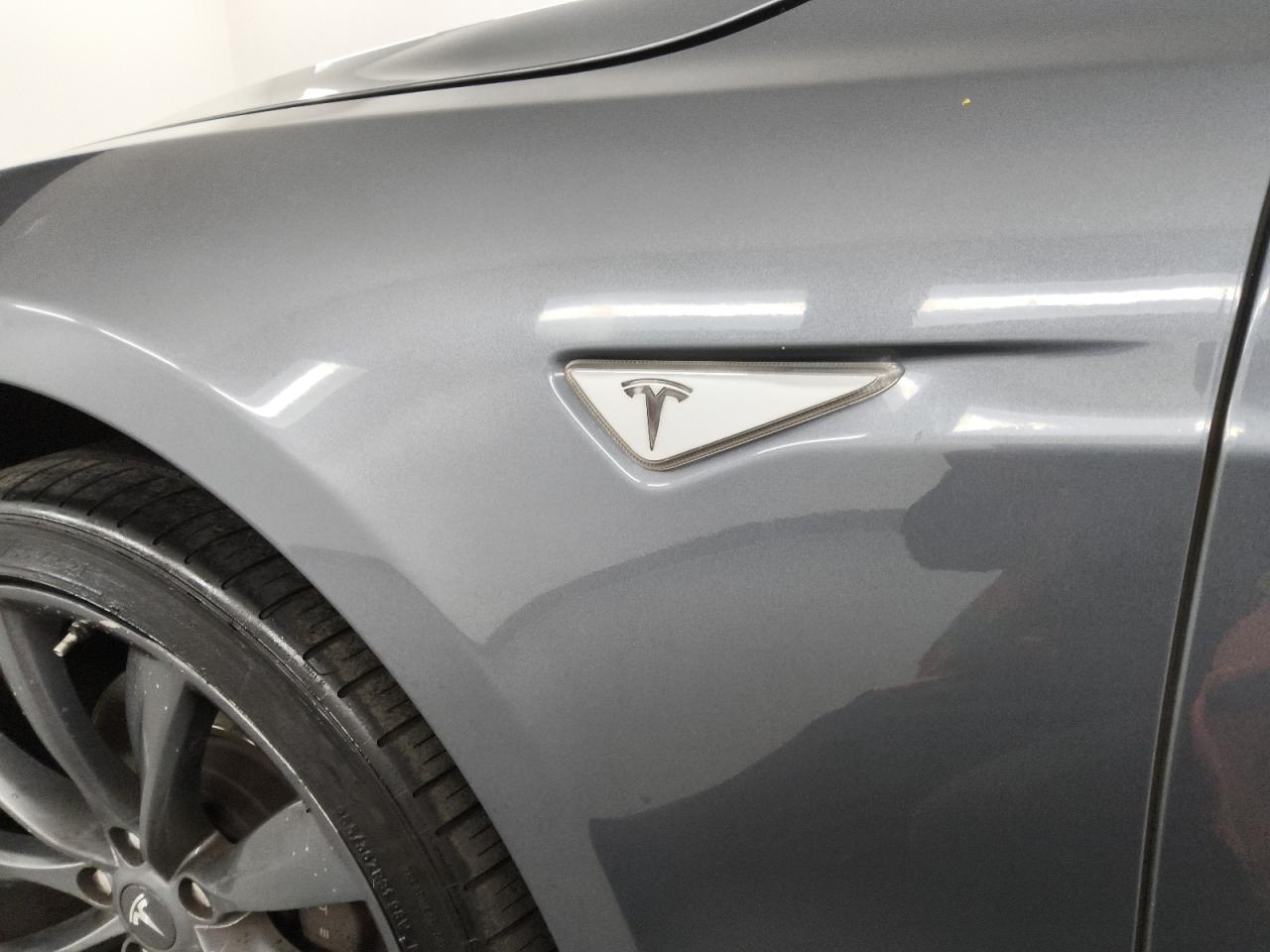 2013 Tesla Model S Gray vin: 5YJSA1DP0DFP16312 Damage: Left Front Fender, Heavy Scratch, 1 To 2 Inches