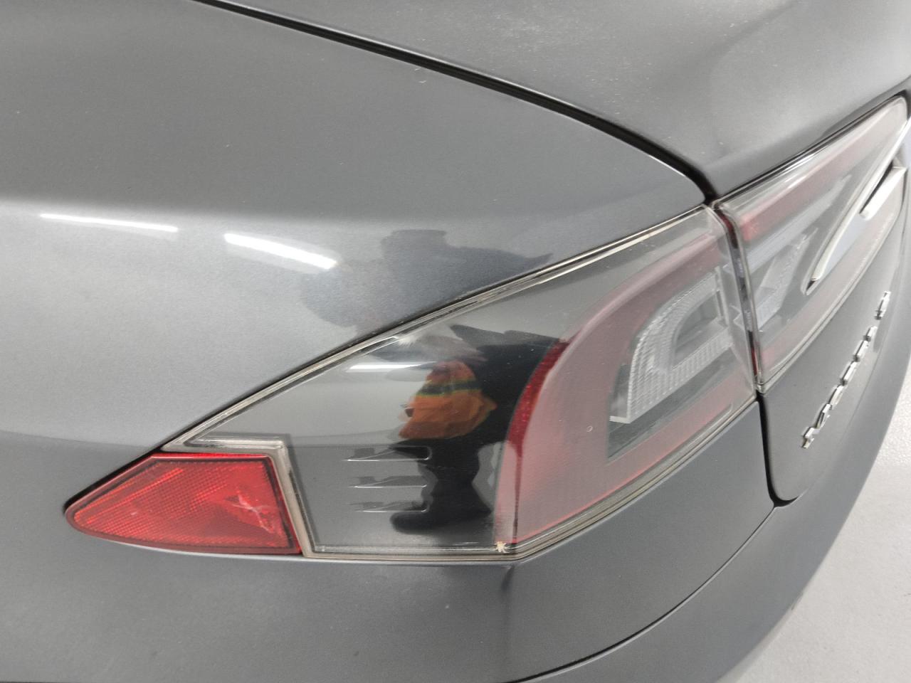 2013 Tesla Model S Gray vin: 5YJSA1DP0DFP16312 Damage: Left Tail Light, Broken, Replacement Required