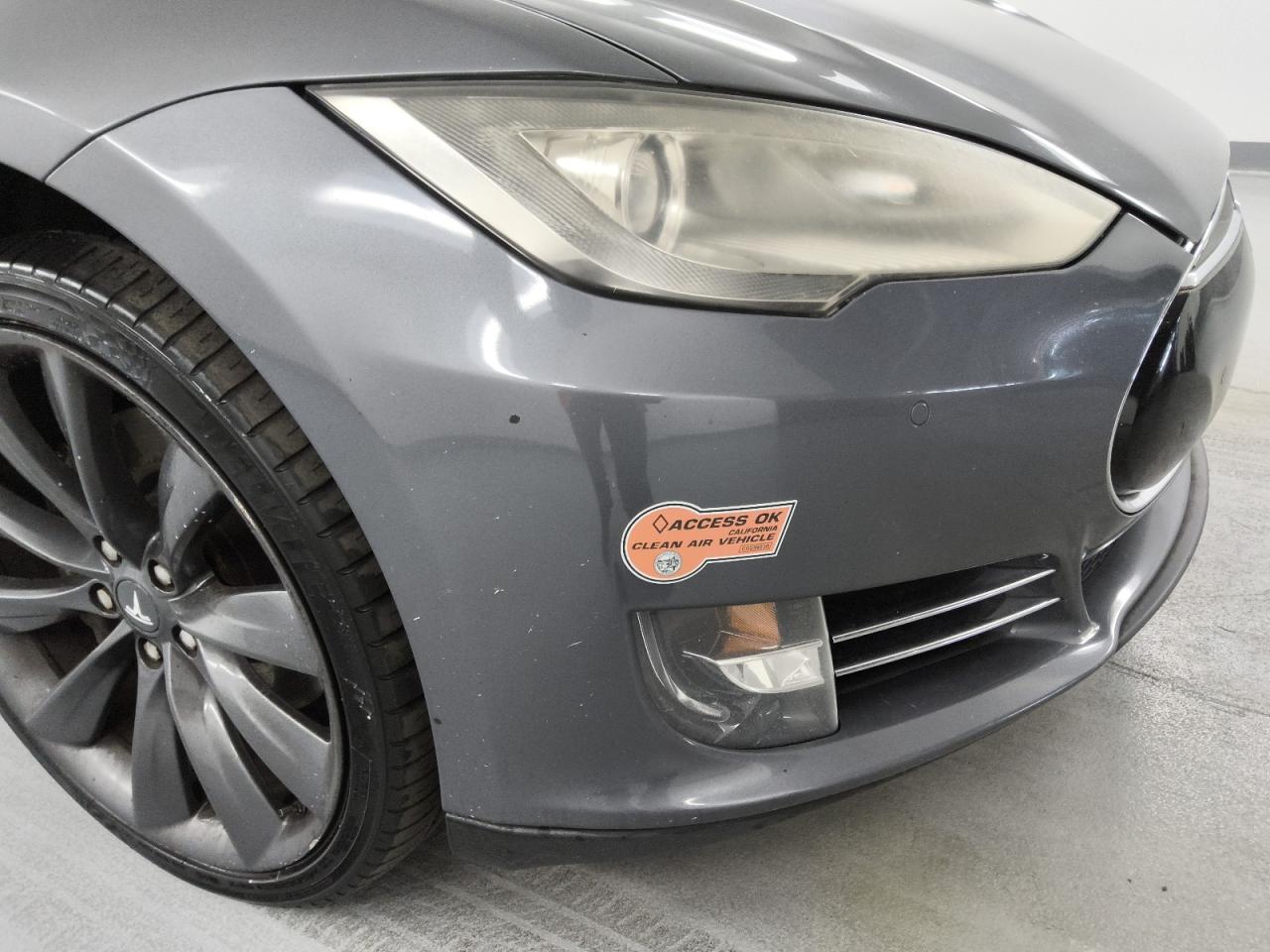2013 Tesla Model S Gray vin: 5YJSA1DP0DFP16312 Damage: Front Bumper, Heavy Scratch, 9 To 10 Inches