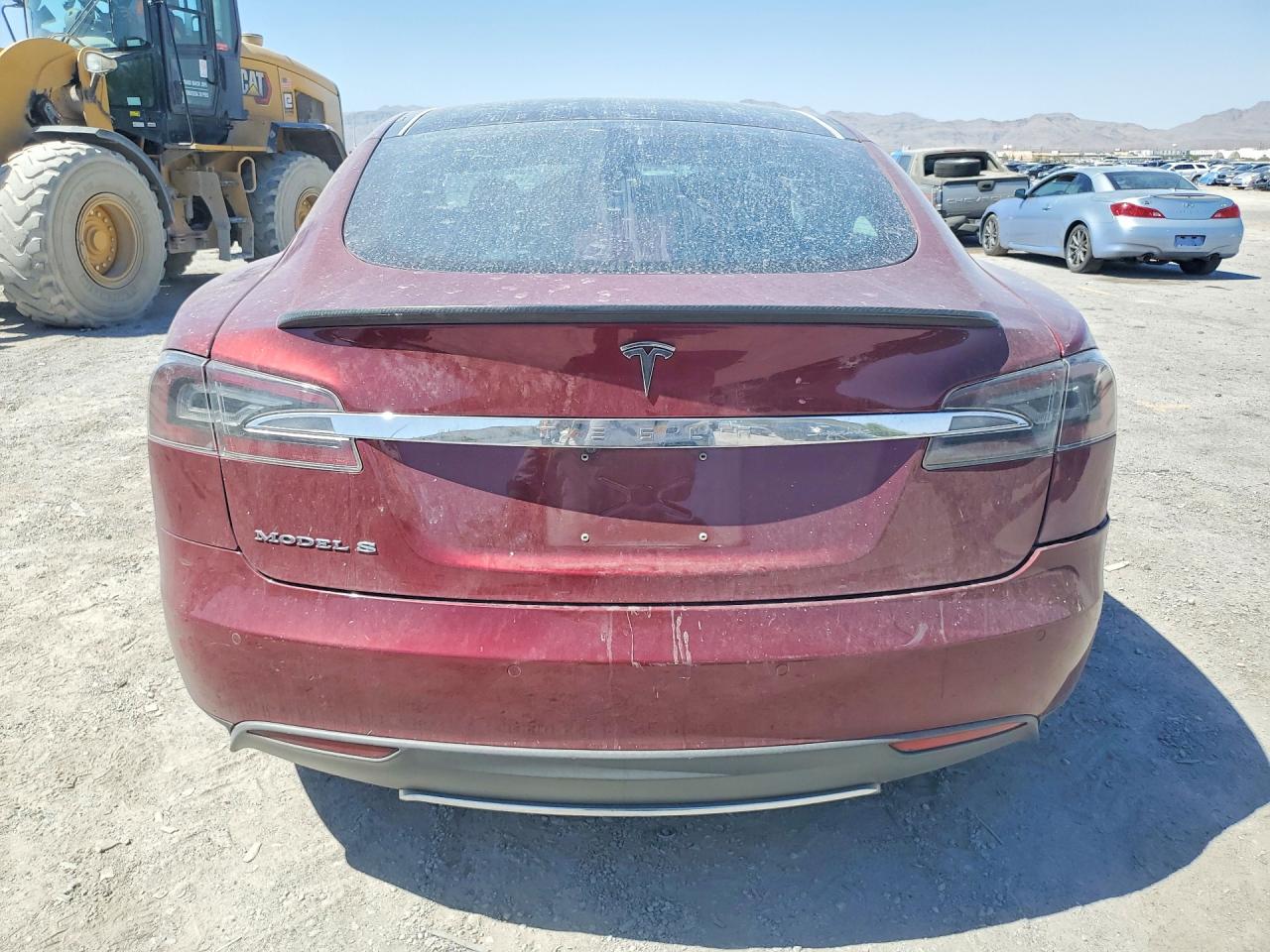 2012 Tesla Model S Red vin: 5YJSA1DP1CFS00085