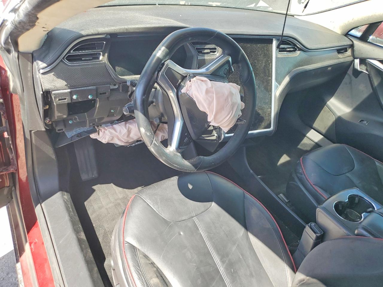 2012 Tesla Model S Red vin: 5YJSA1DP1CFS00085