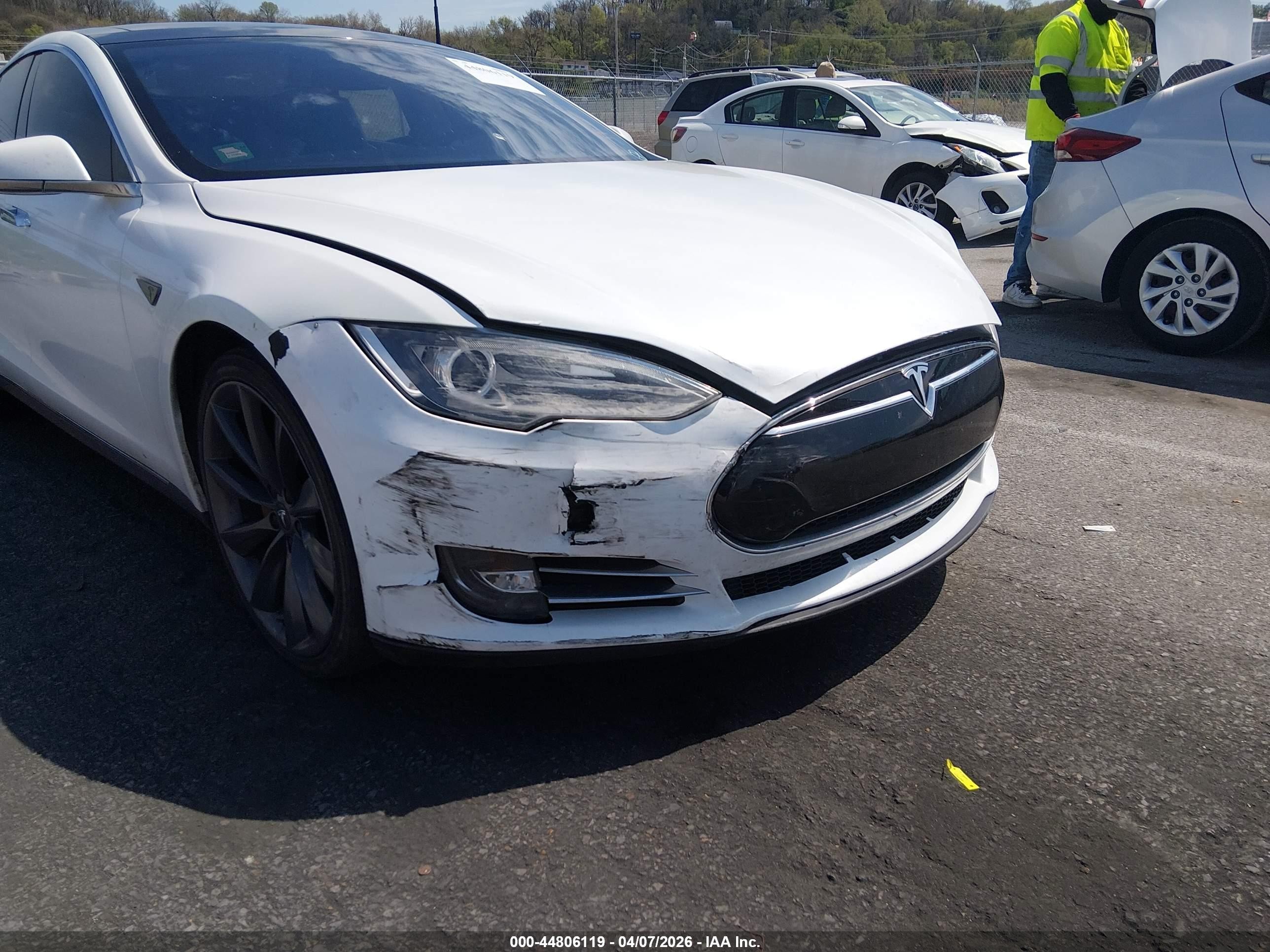 2013 Tesla Model S Performance White vin: 5YJSA1DP1DFP05853