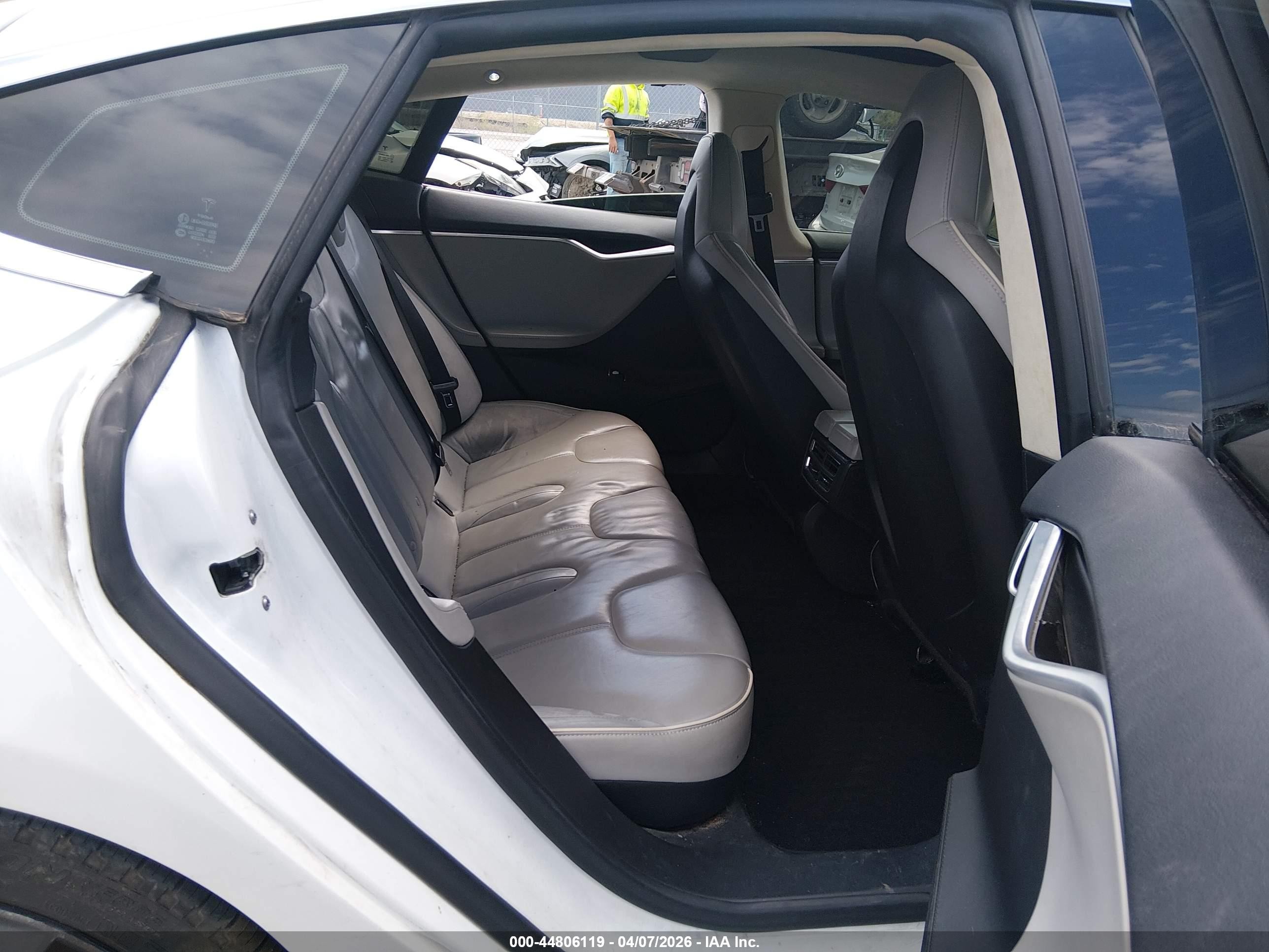 2013 Tesla Model S Performance White vin: 5YJSA1DP1DFP05853