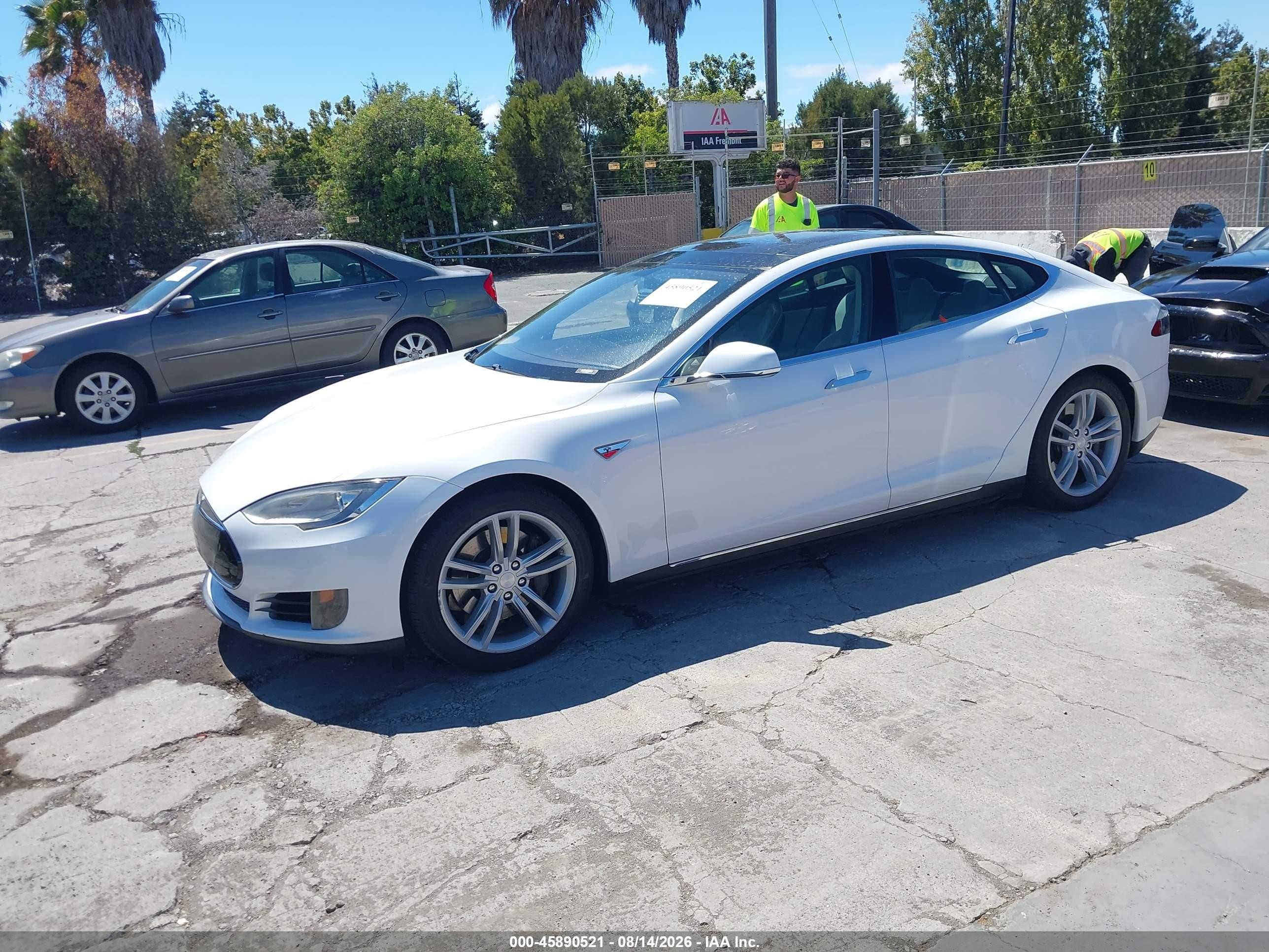 2012 Tesla Model S Performance/signature Performance White vin: 5YJSA1DP2CFP02751