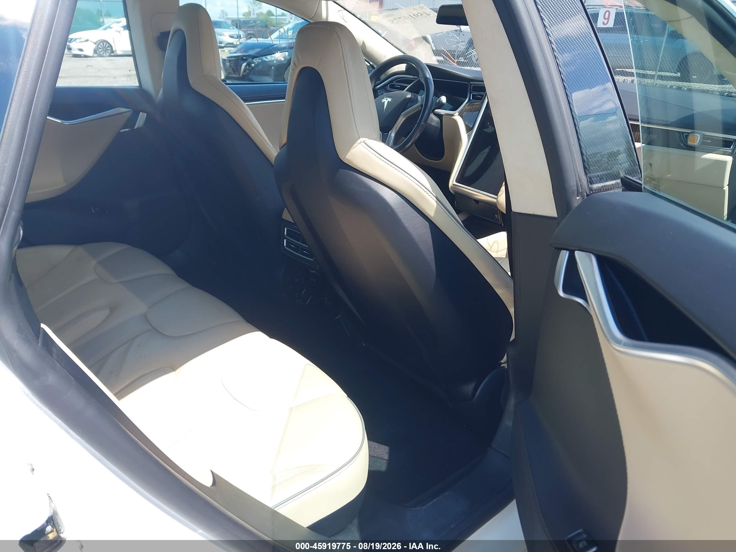 2013 Tesla Model S Performance White vin: 5YJSA1DP2DFP13475