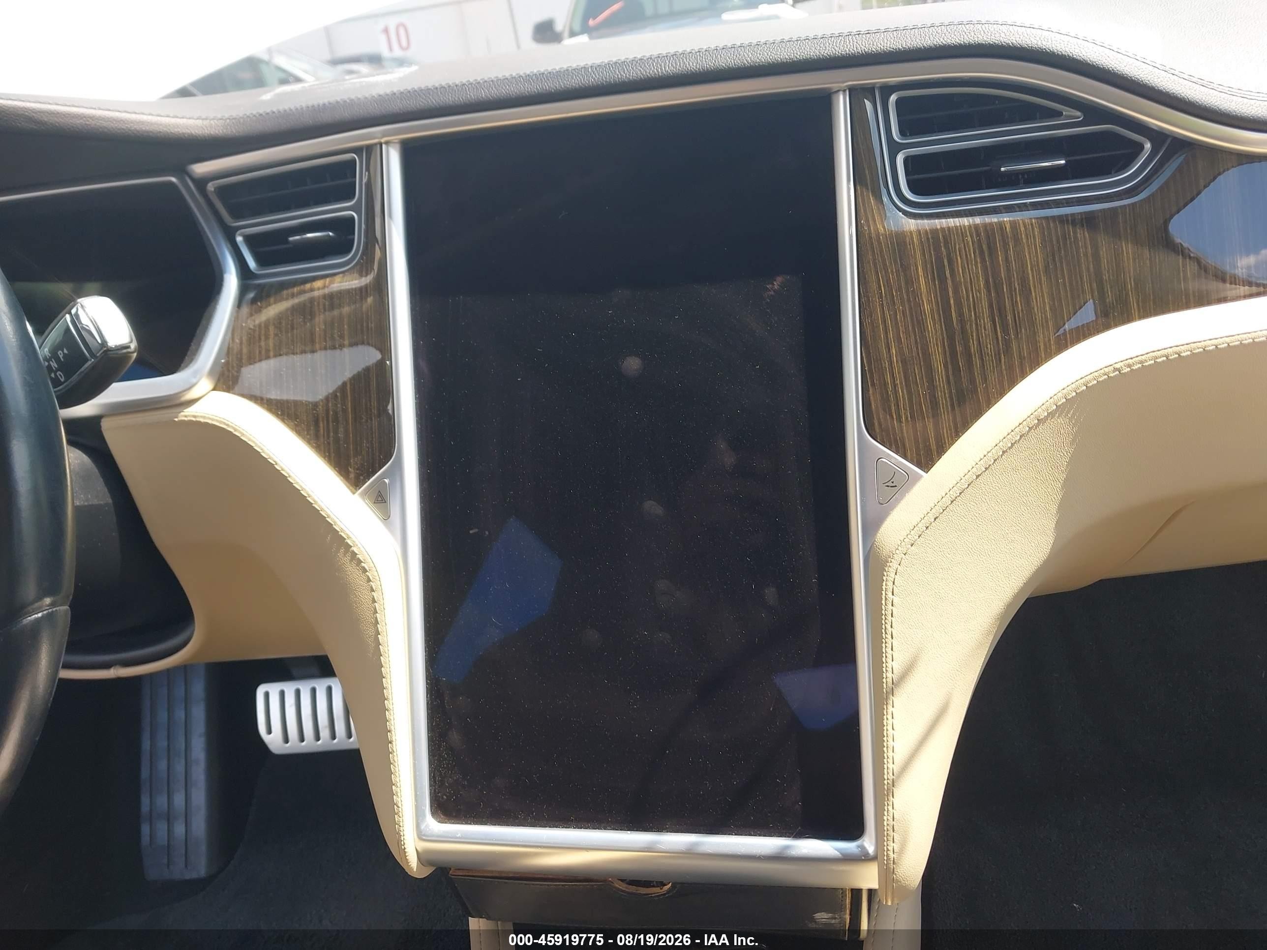 2013 Tesla Model S Performance White vin: 5YJSA1DP2DFP13475
