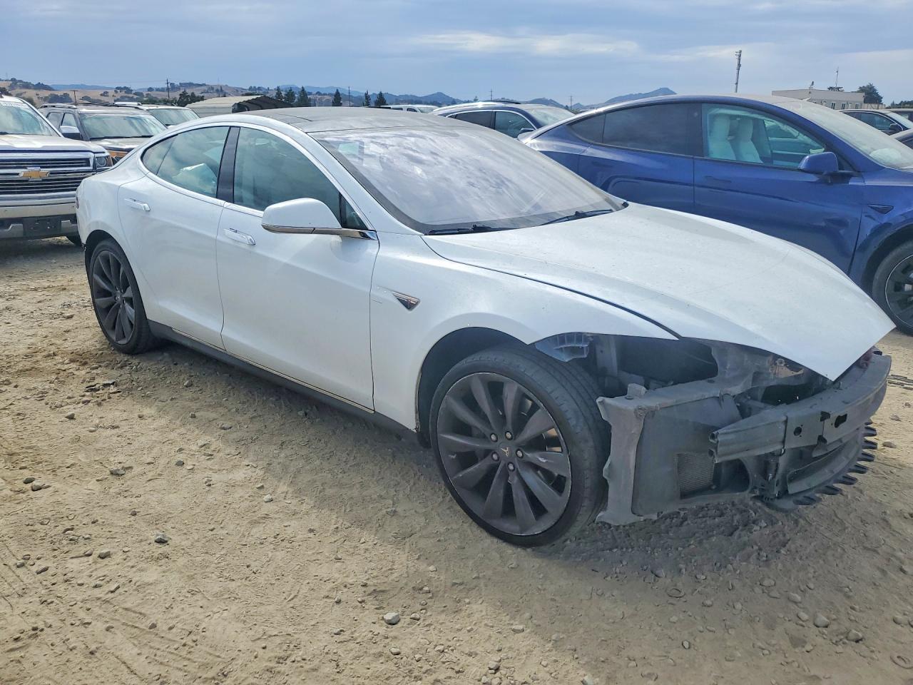 2013 Tesla Model S Белый vin: 5YJSA1DP2DFP20586
