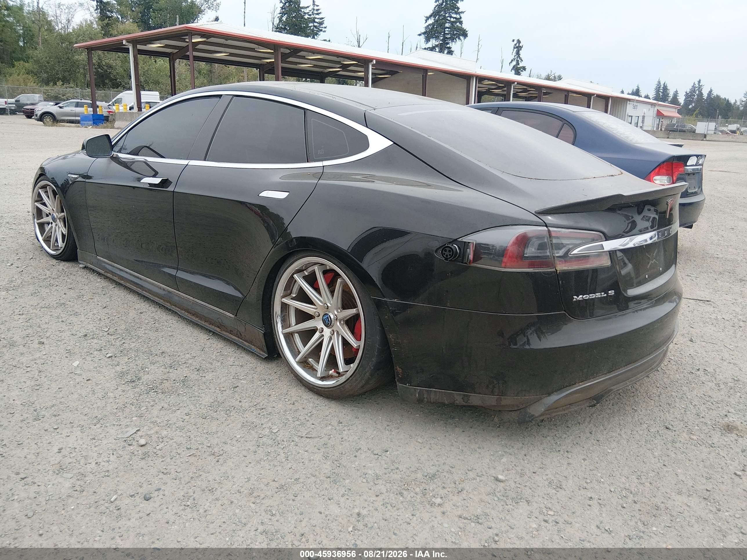 2013 Tesla Model S Performance Black vin: 5YJSA1DP3DFP08639