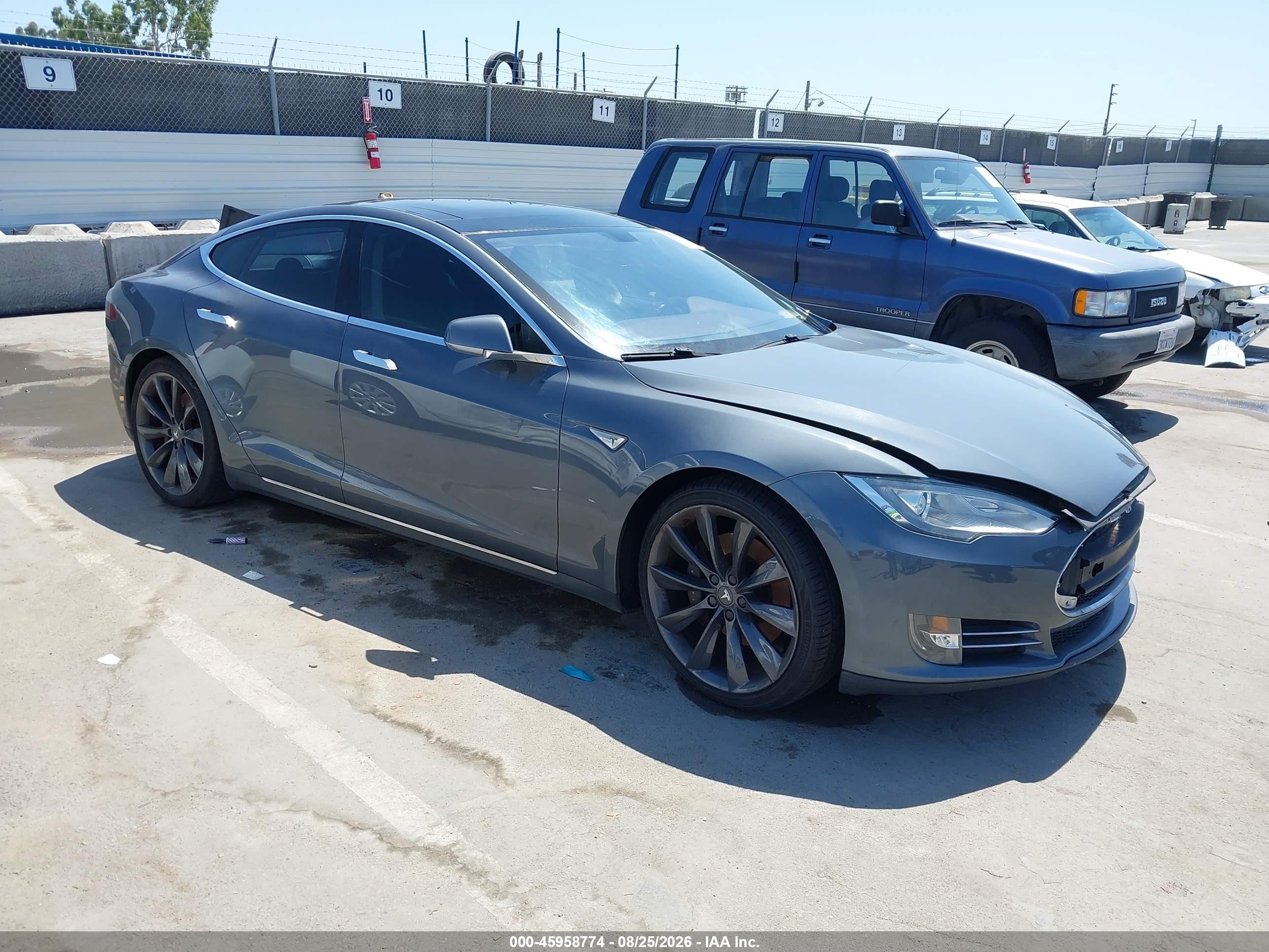 2013 Tesla Model S Performance Gray vin: 5YJSA1DP3DFP13582