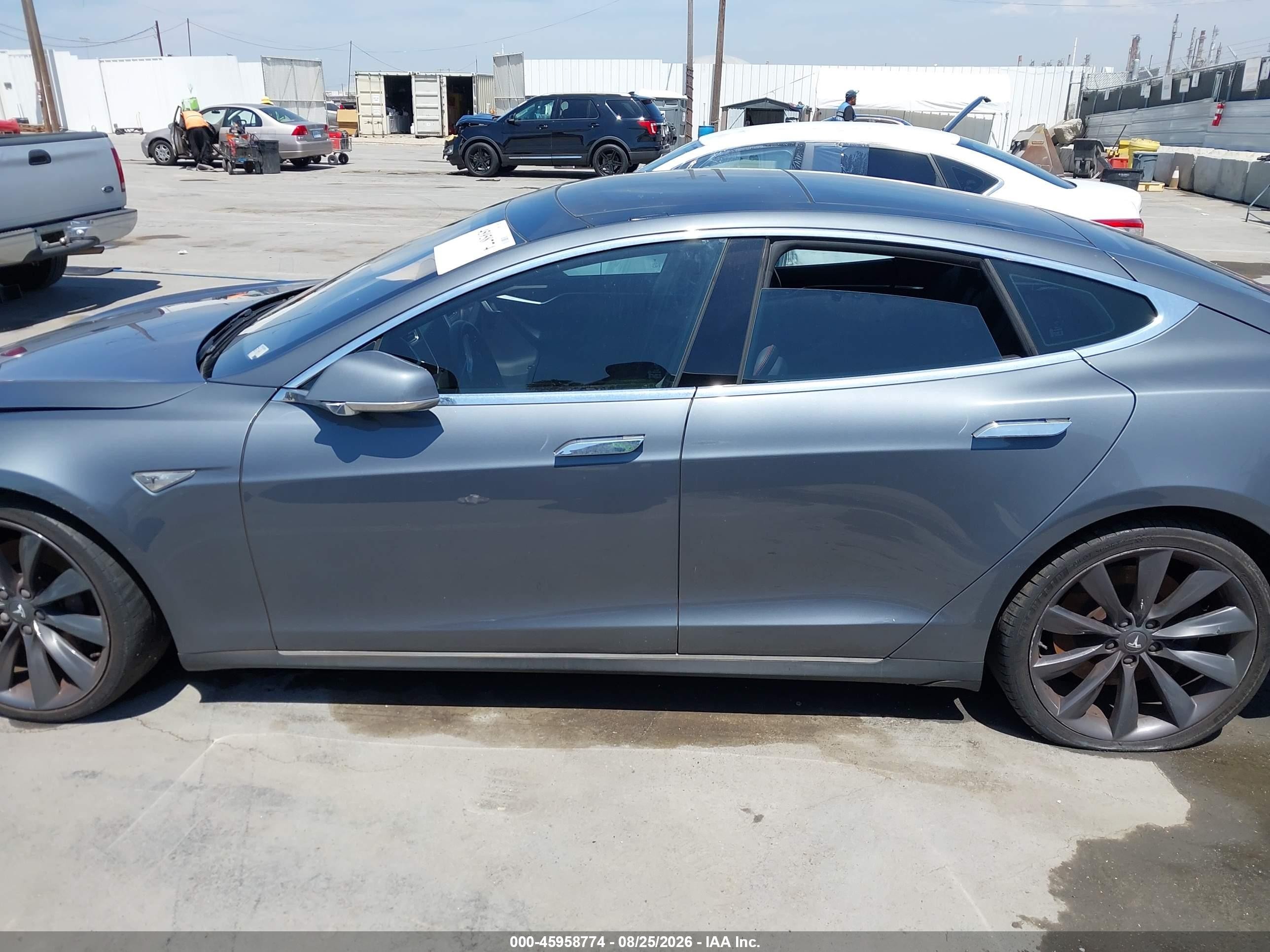2013 Tesla Model S Performance Gray vin: 5YJSA1DP3DFP13582