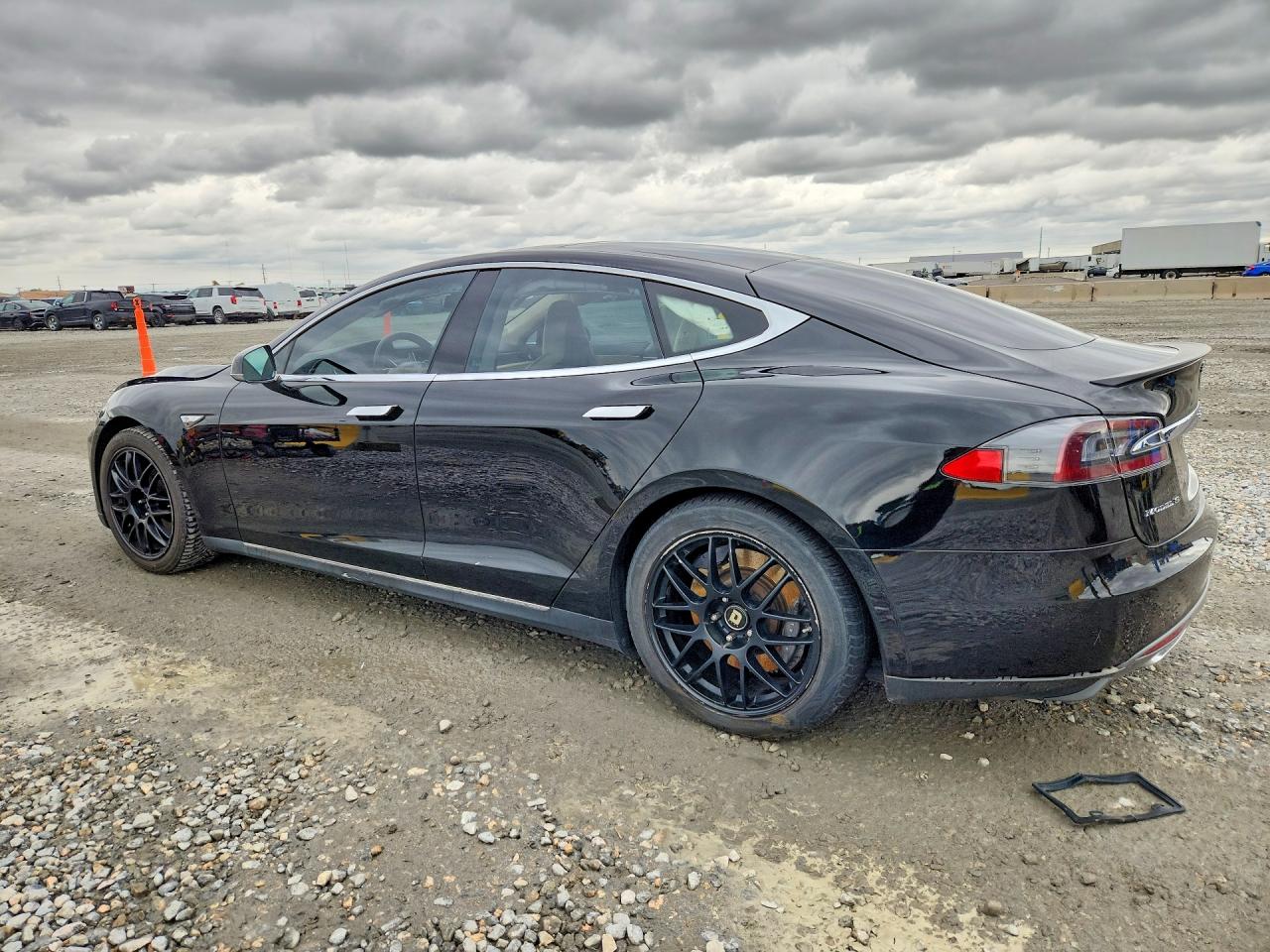 2013 Tesla Model S Black vin: 5YJSA1DP4DFP13638