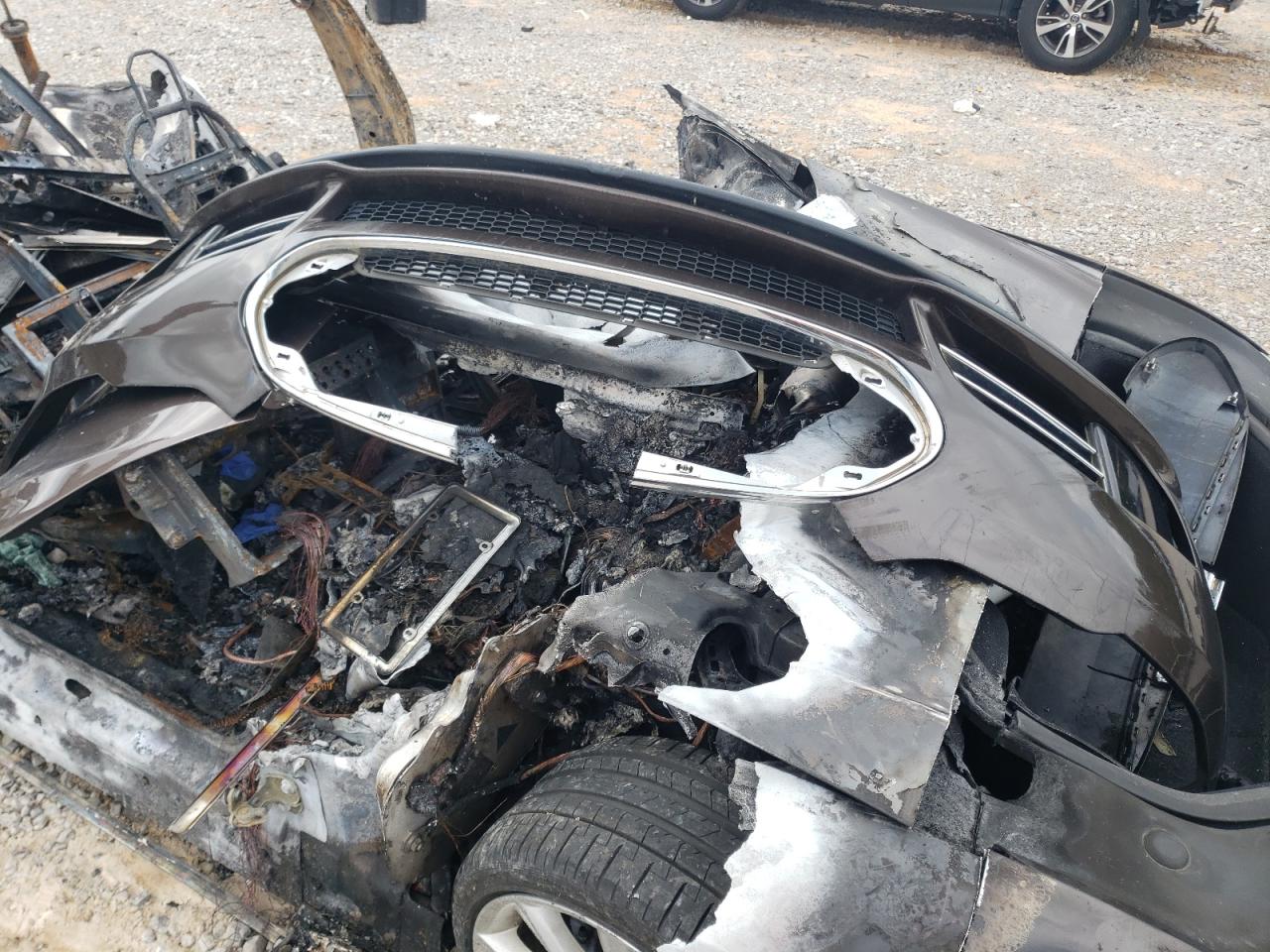 2013 Tesla Model S Burn vin: 5YJSA1DP5DFP03491