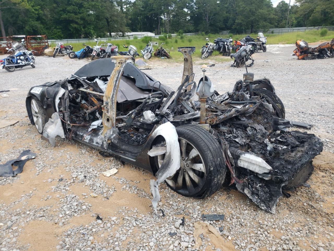 2013 Tesla Model S Burn vin: 5YJSA1DP5DFP03491