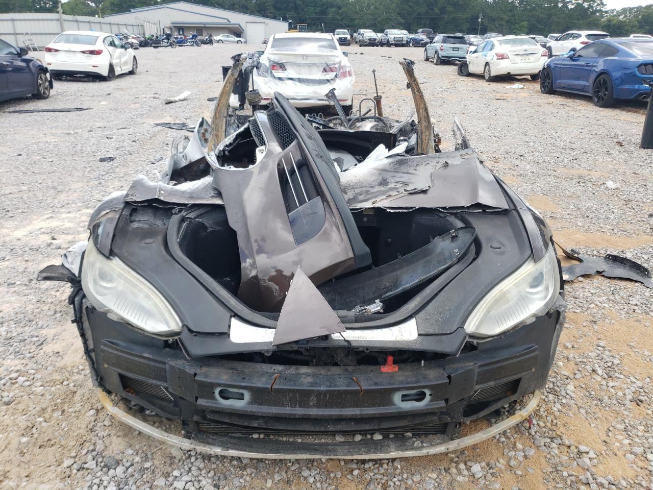 2013 Tesla Model S Burn vin: 5YJSA1DP5DFP03491