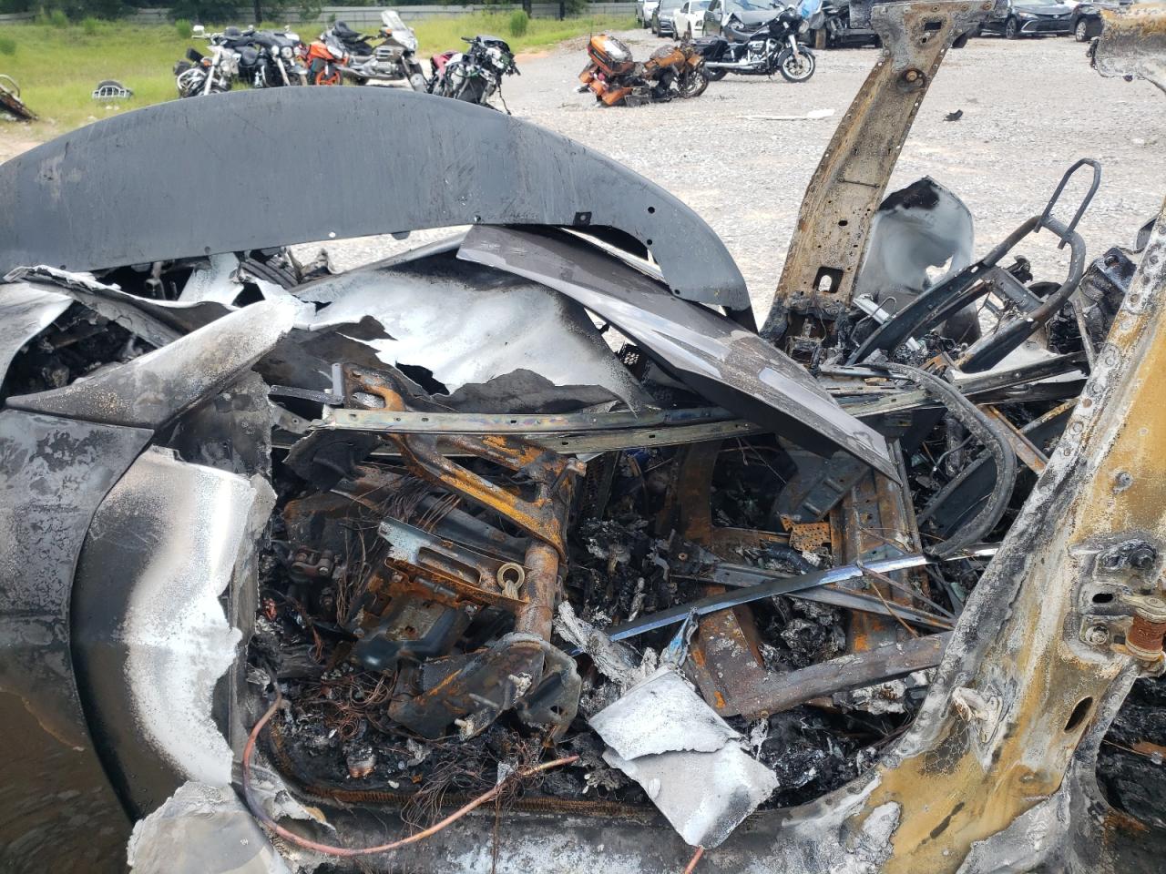 2013 Tesla Model S Burn vin: 5YJSA1DP5DFP03491