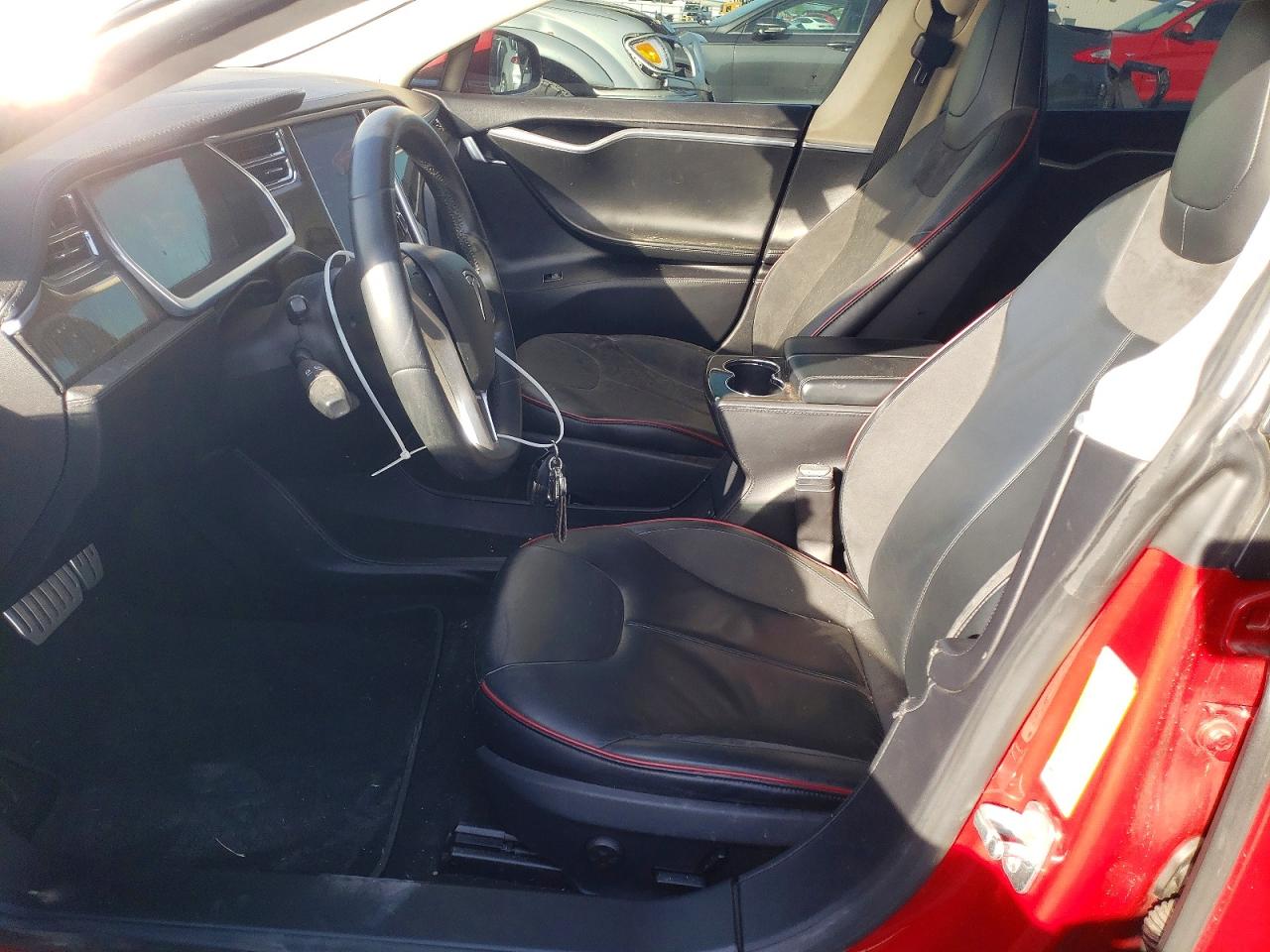 2013 Tesla Model S Red vin: 5YJSA1DP5DFP09744