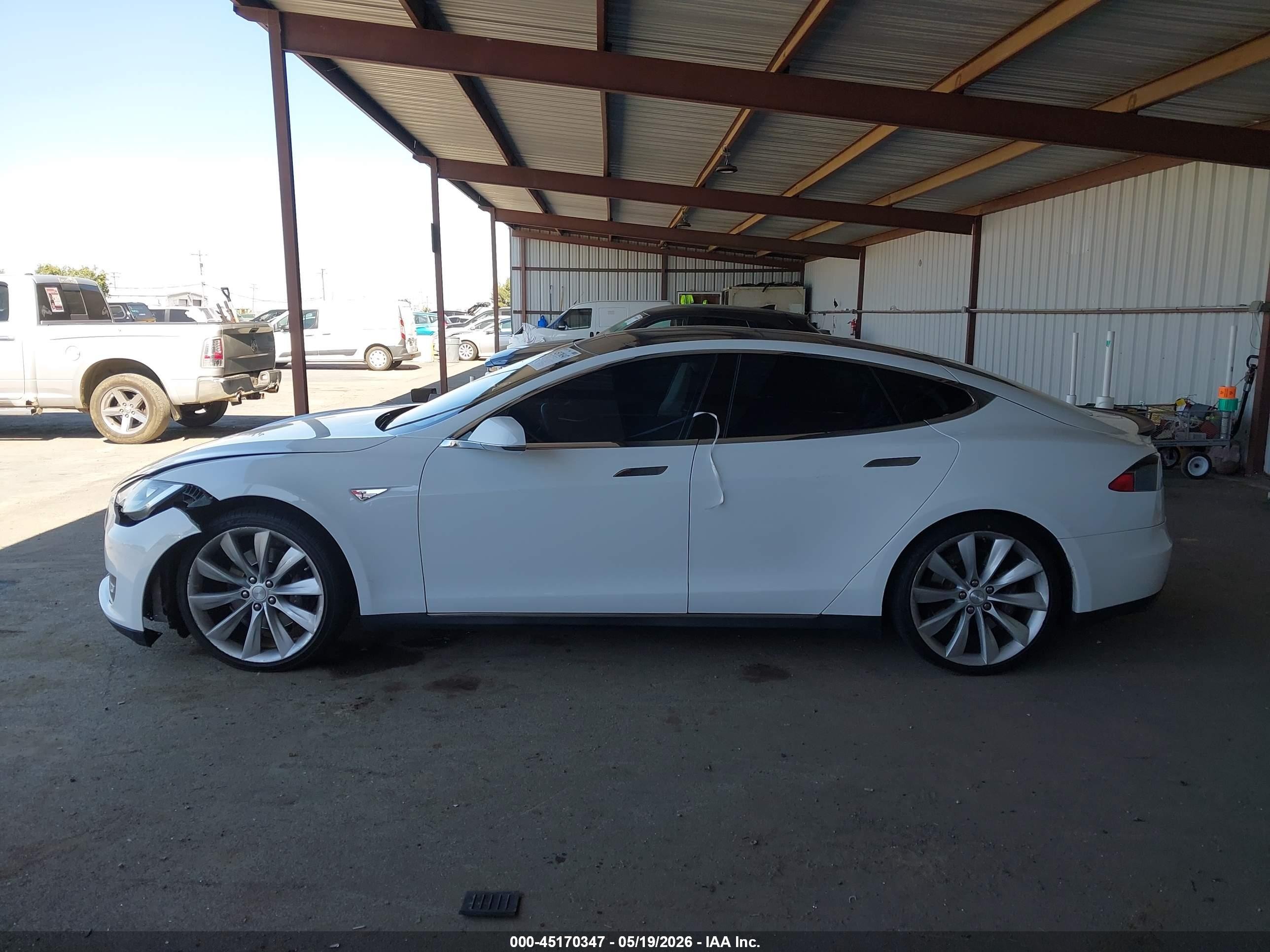 2013 Tesla Model S Performance White vin: 5YJSA1DP6DFP07629