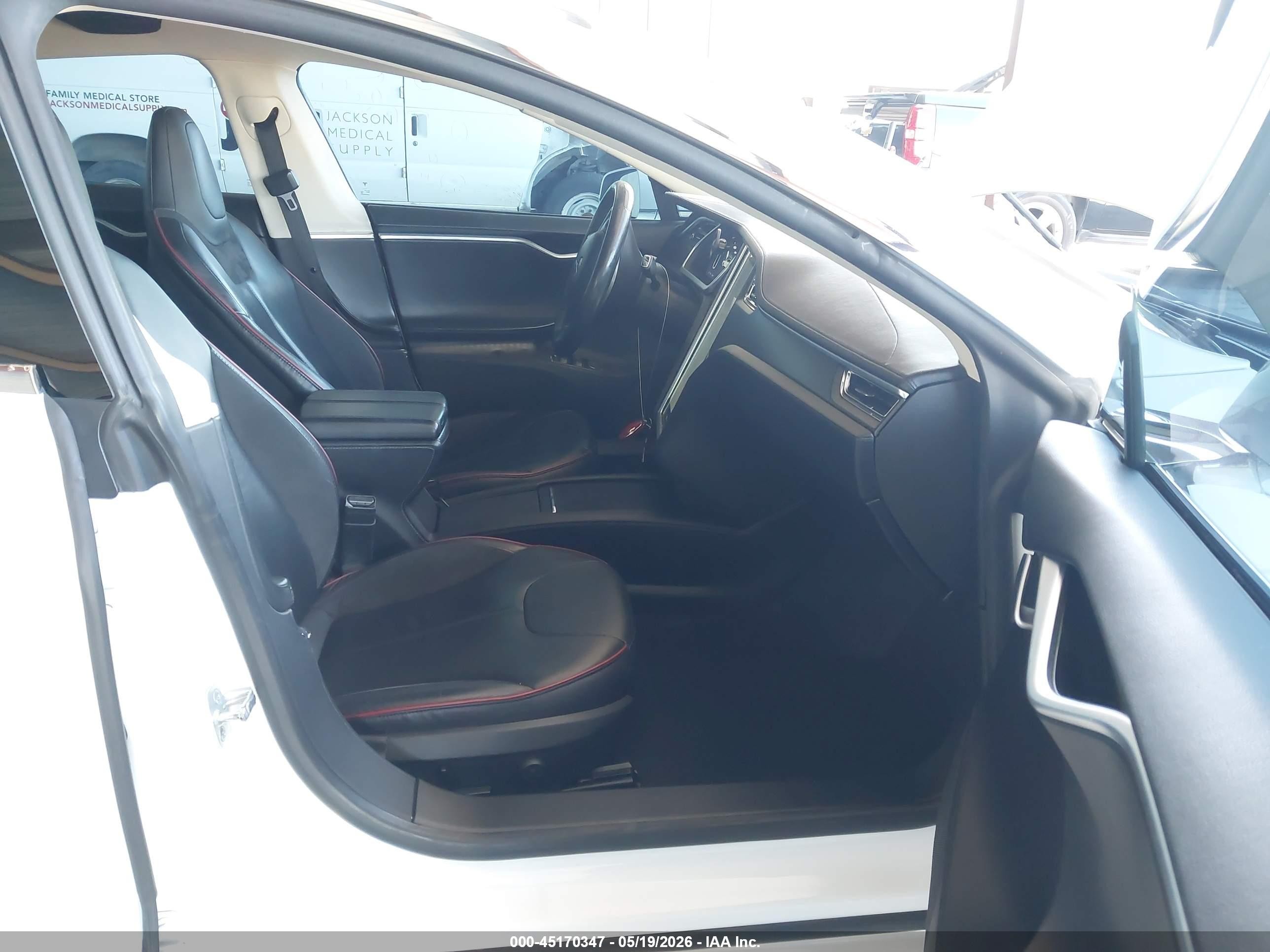 2013 Tesla Model S Performance White vin: 5YJSA1DP6DFP07629