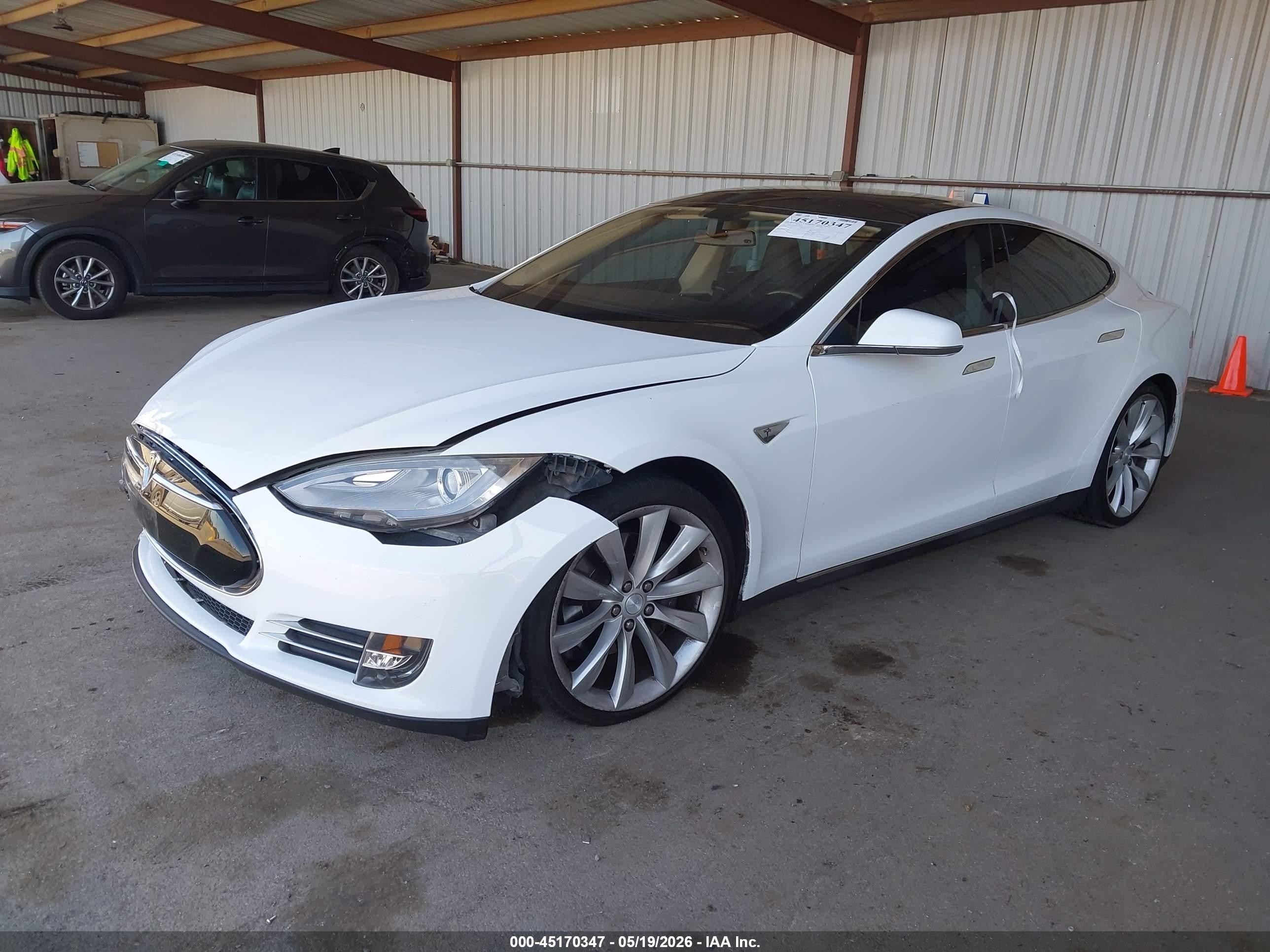 2013 Tesla Model S Performance White vin: 5YJSA1DP6DFP07629