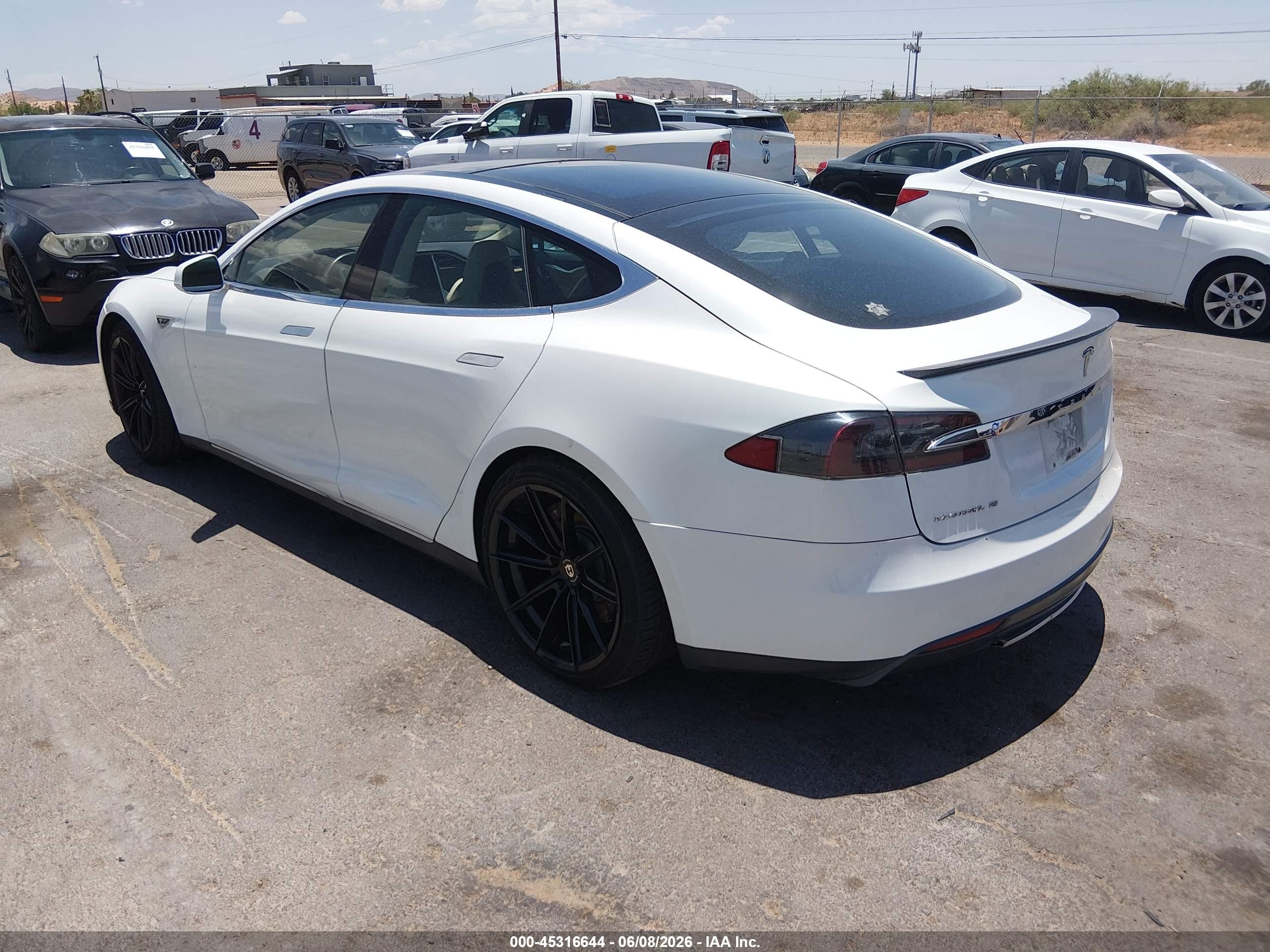 2012 Tesla Model S Performance/signature Performance White vin: 5YJSA1DP7CFP01420