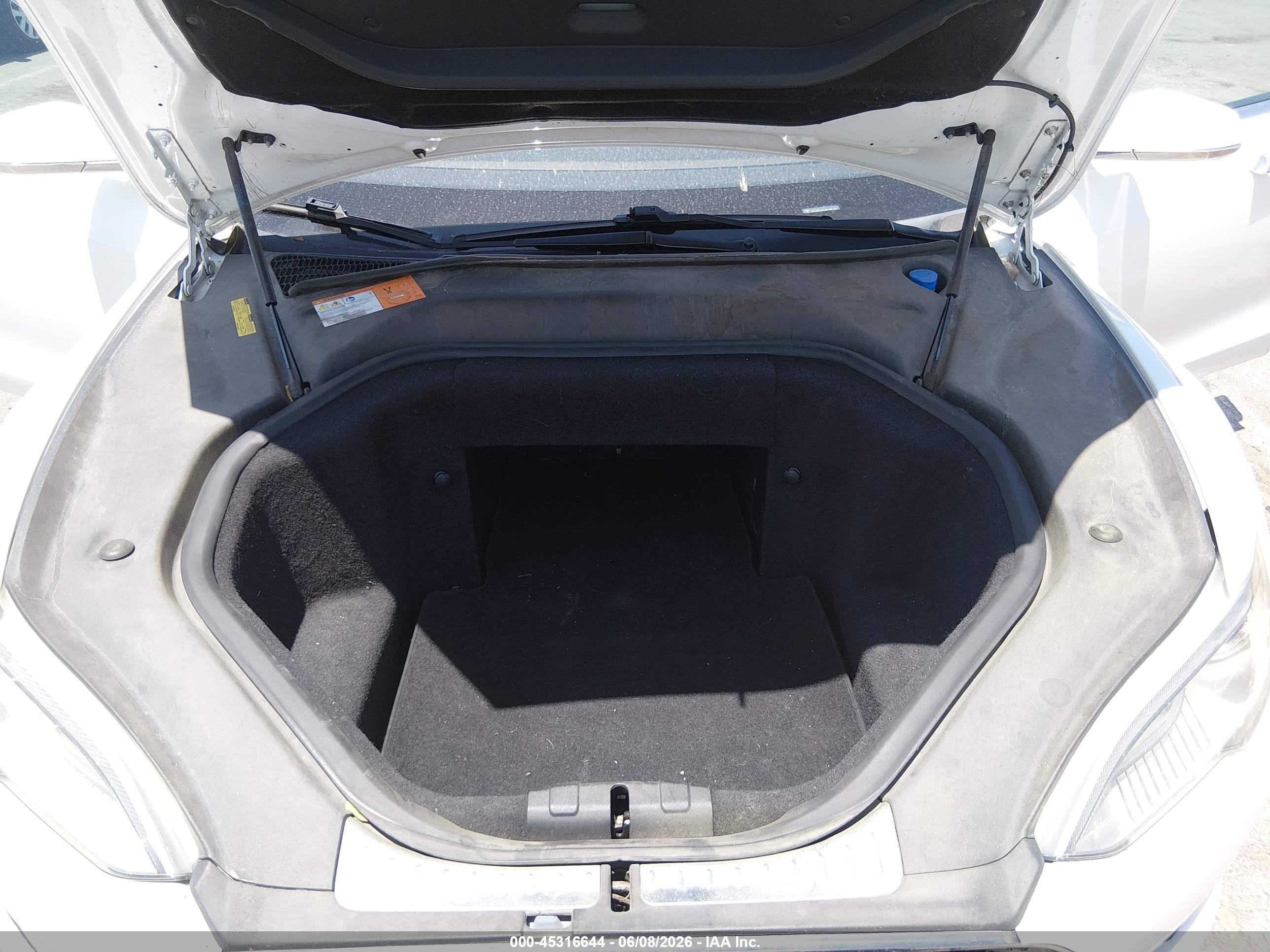 2012 Tesla Model S Performance/signature Performance White vin: 5YJSA1DP7CFP01420