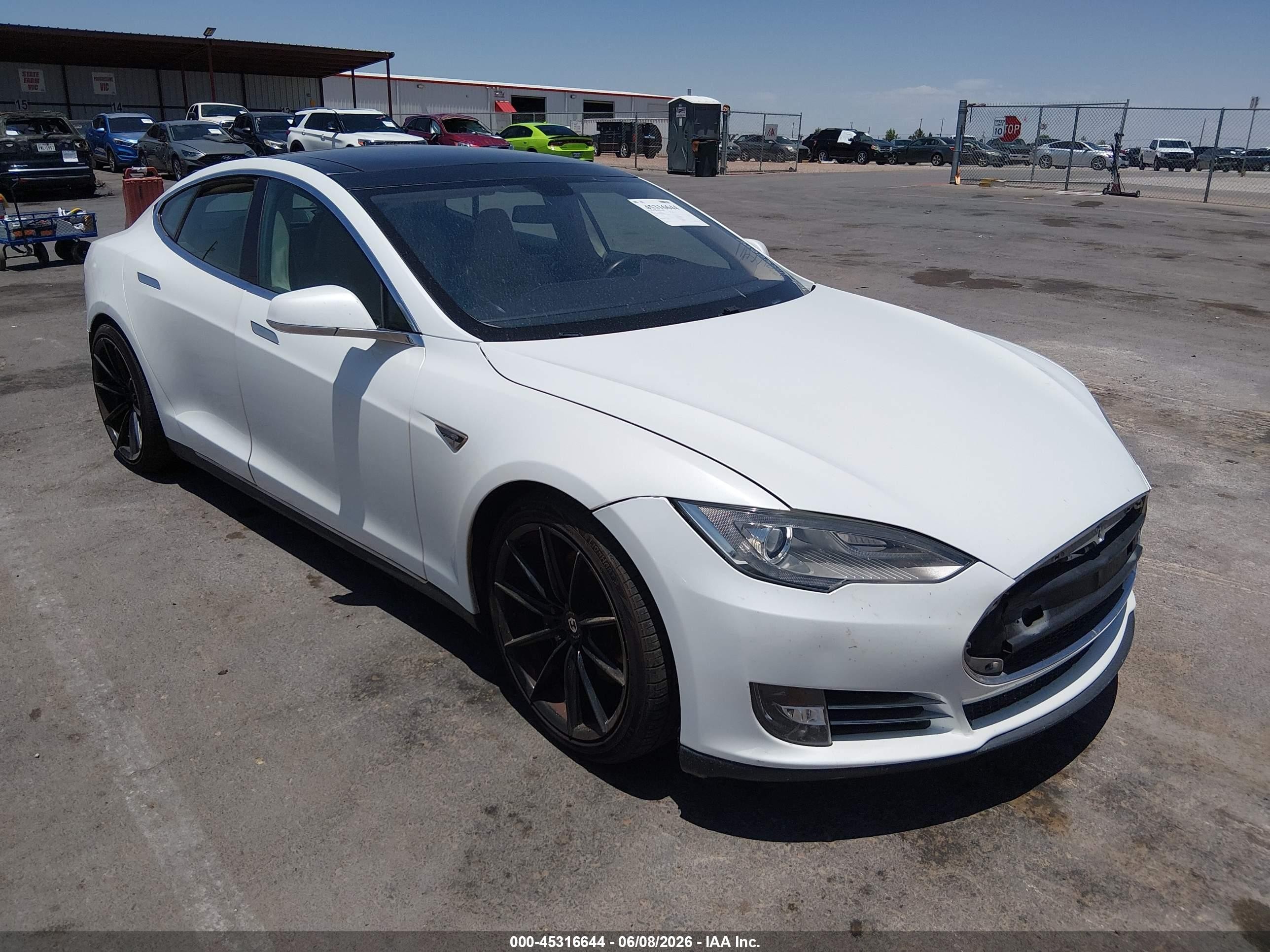 2012 Tesla Model S Performance/signature Performance White vin: 5YJSA1DP7CFP01420