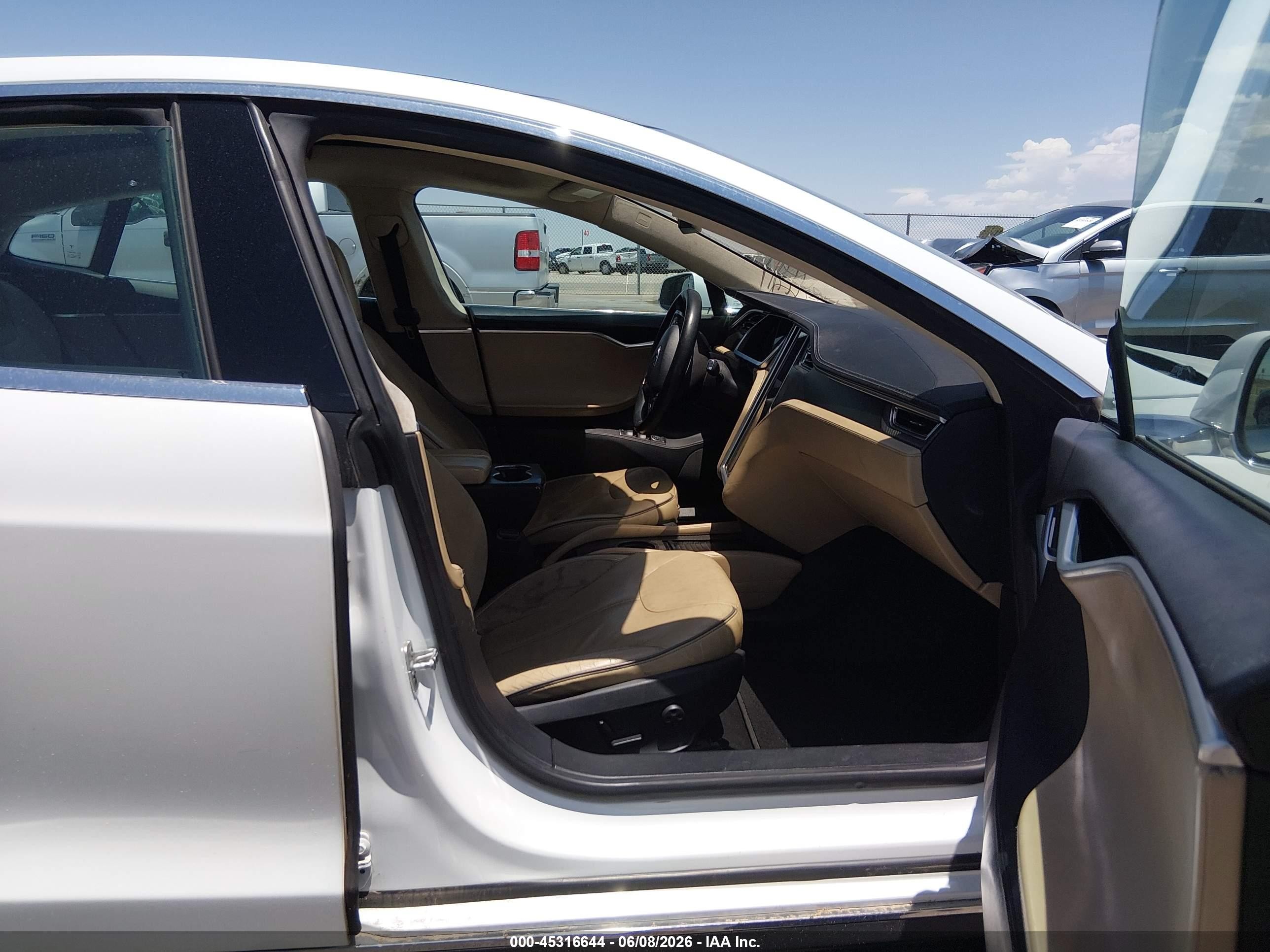 2012 Tesla Model S Performance/signature Performance White vin: 5YJSA1DP7CFP01420