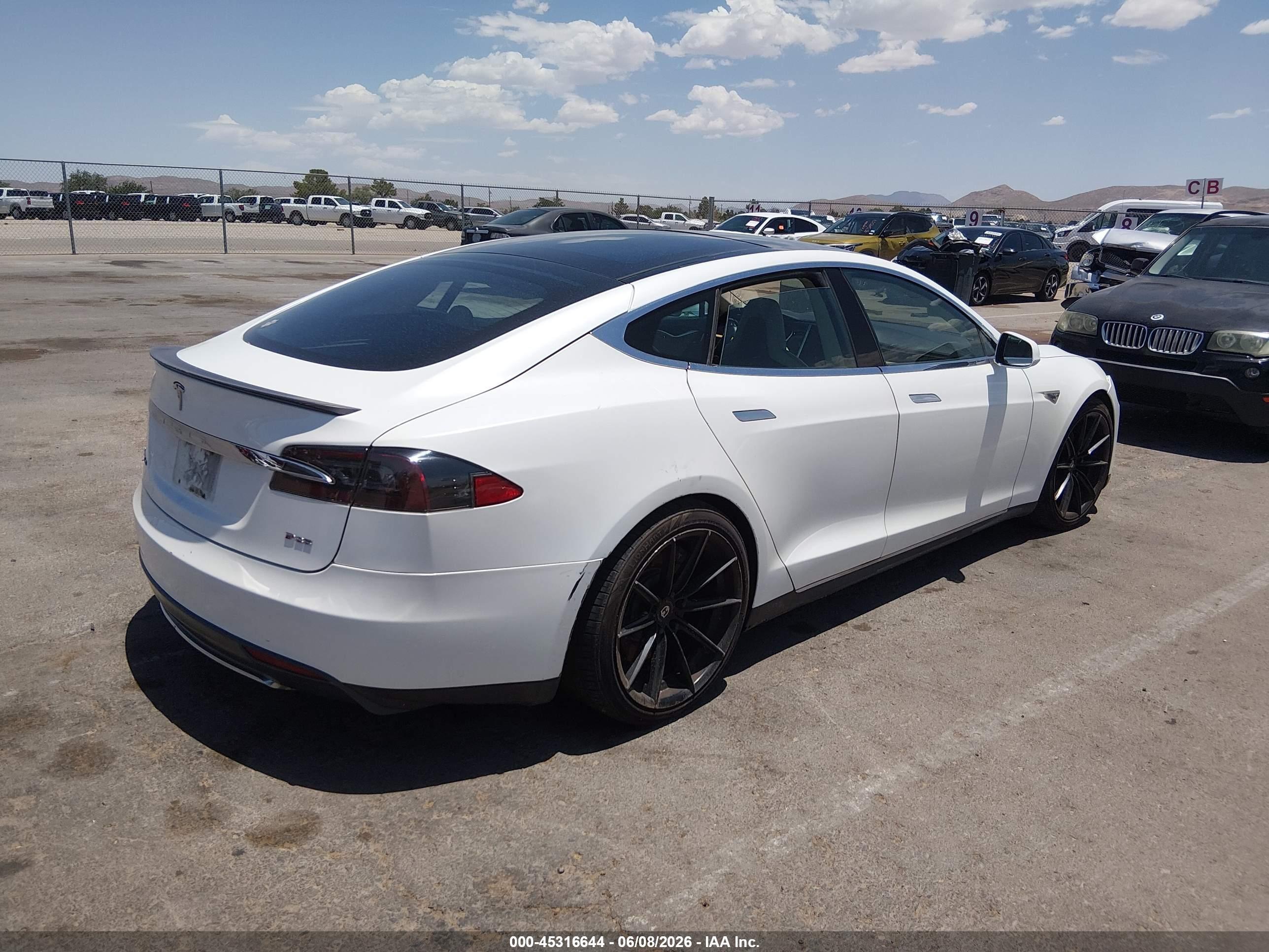 2012 Tesla Model S Performance/signature Performance White vin: 5YJSA1DP7CFP01420
